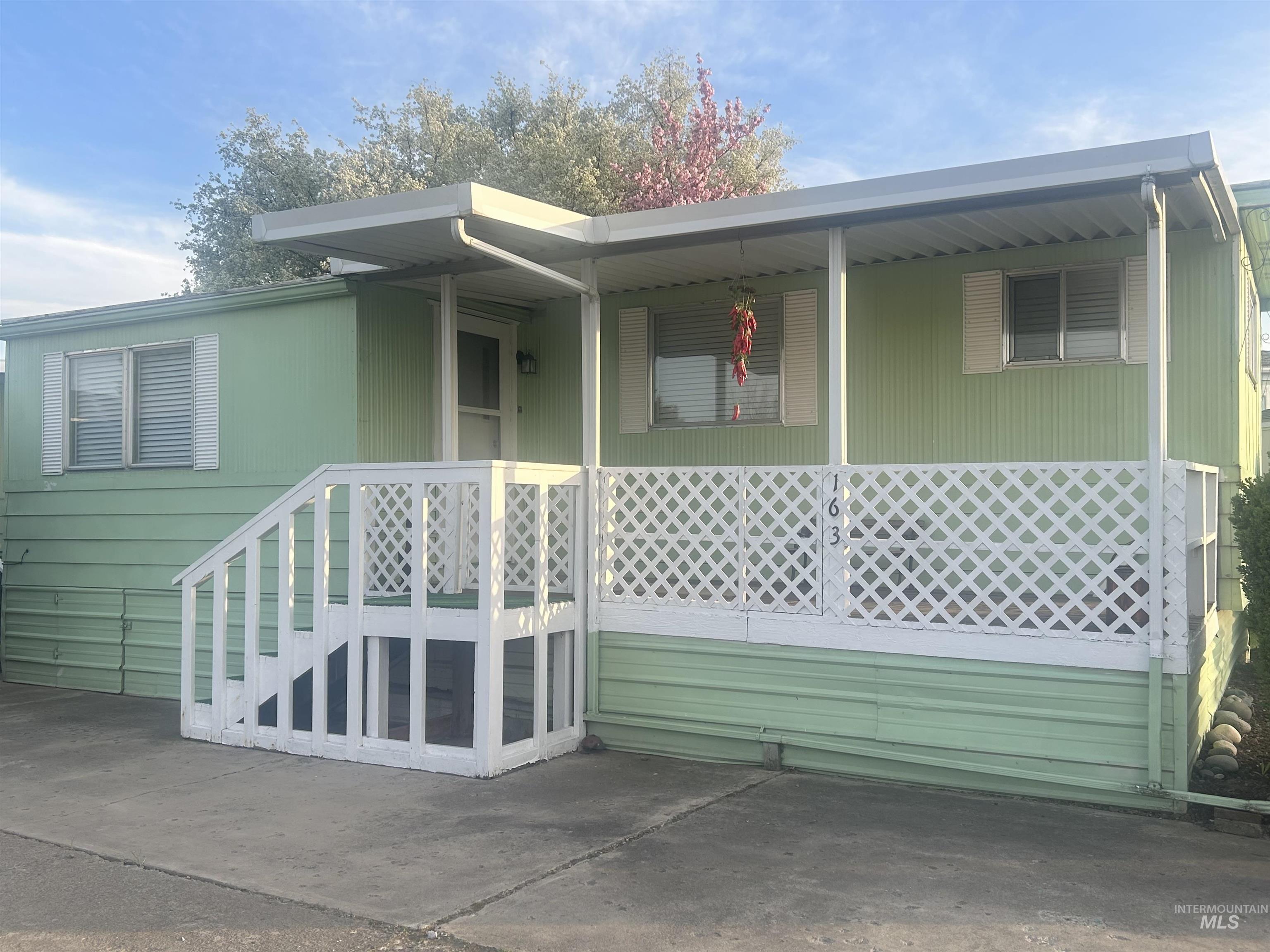 2015 6th Ave Property Photo