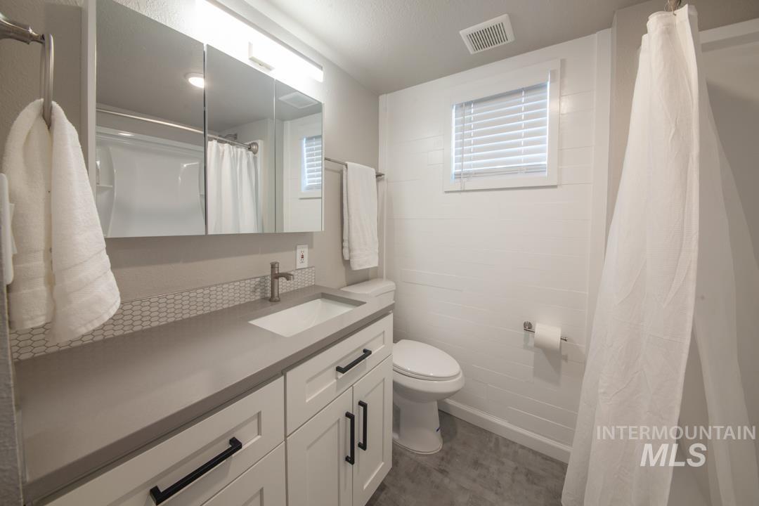 2570 20th St Property Photo 15
