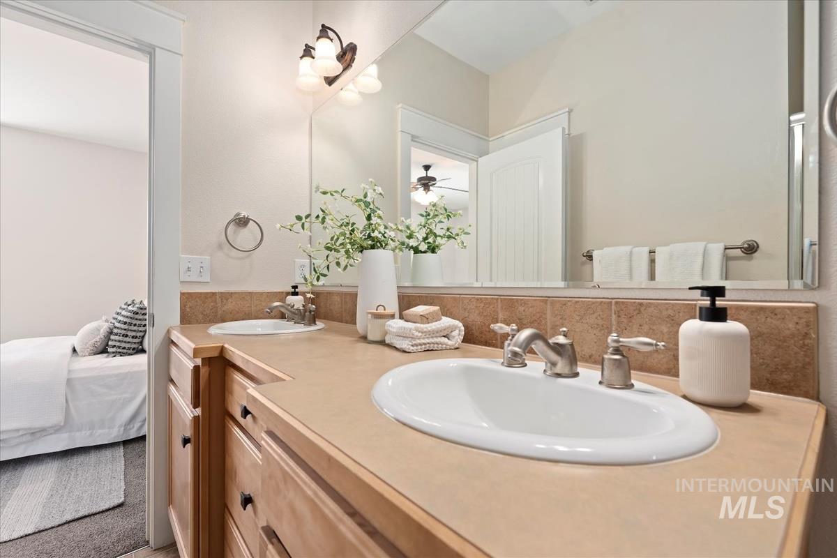4730 N Hacienda Ave Property Photo 20