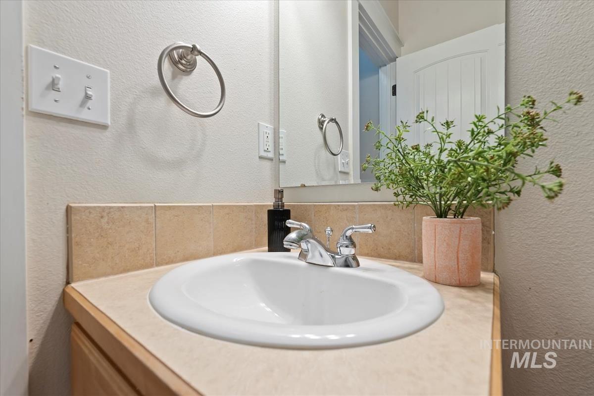 4730 N Hacienda Ave Property Photo 23