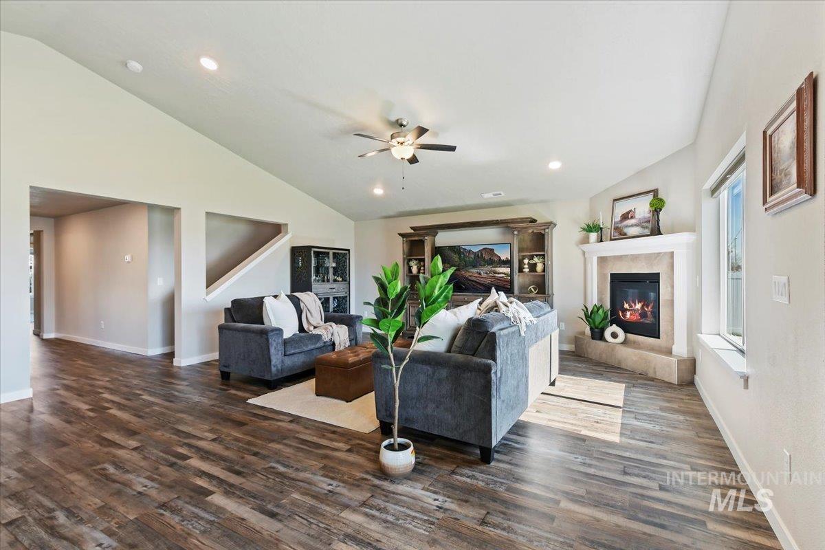 137 Homesteaders St. Property Photo 10