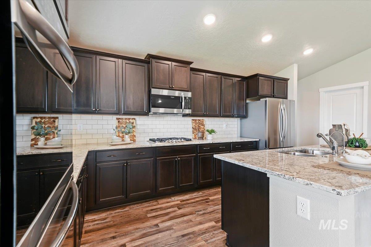137 Homesteaders St. Property Photo 14