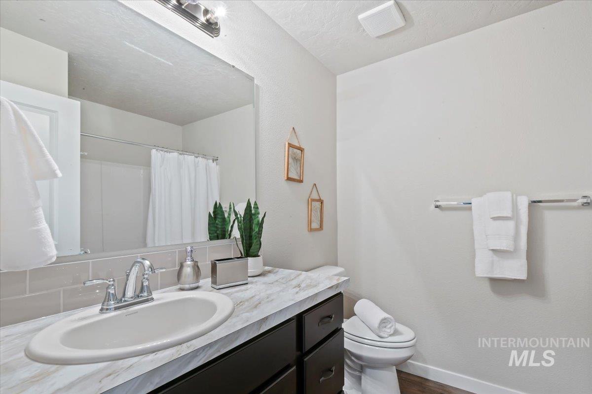 137 Homesteaders St. Property Photo 25