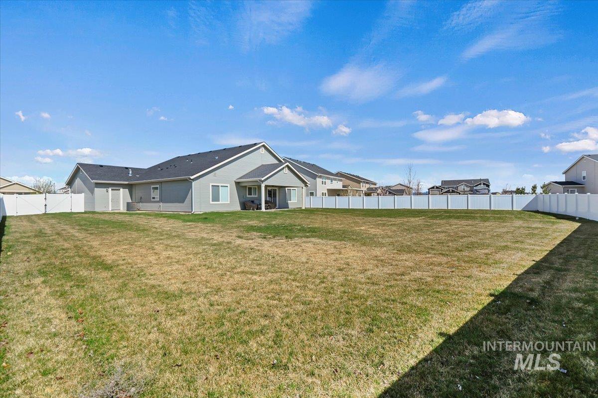 137 Homesteaders St. Property Photo 34