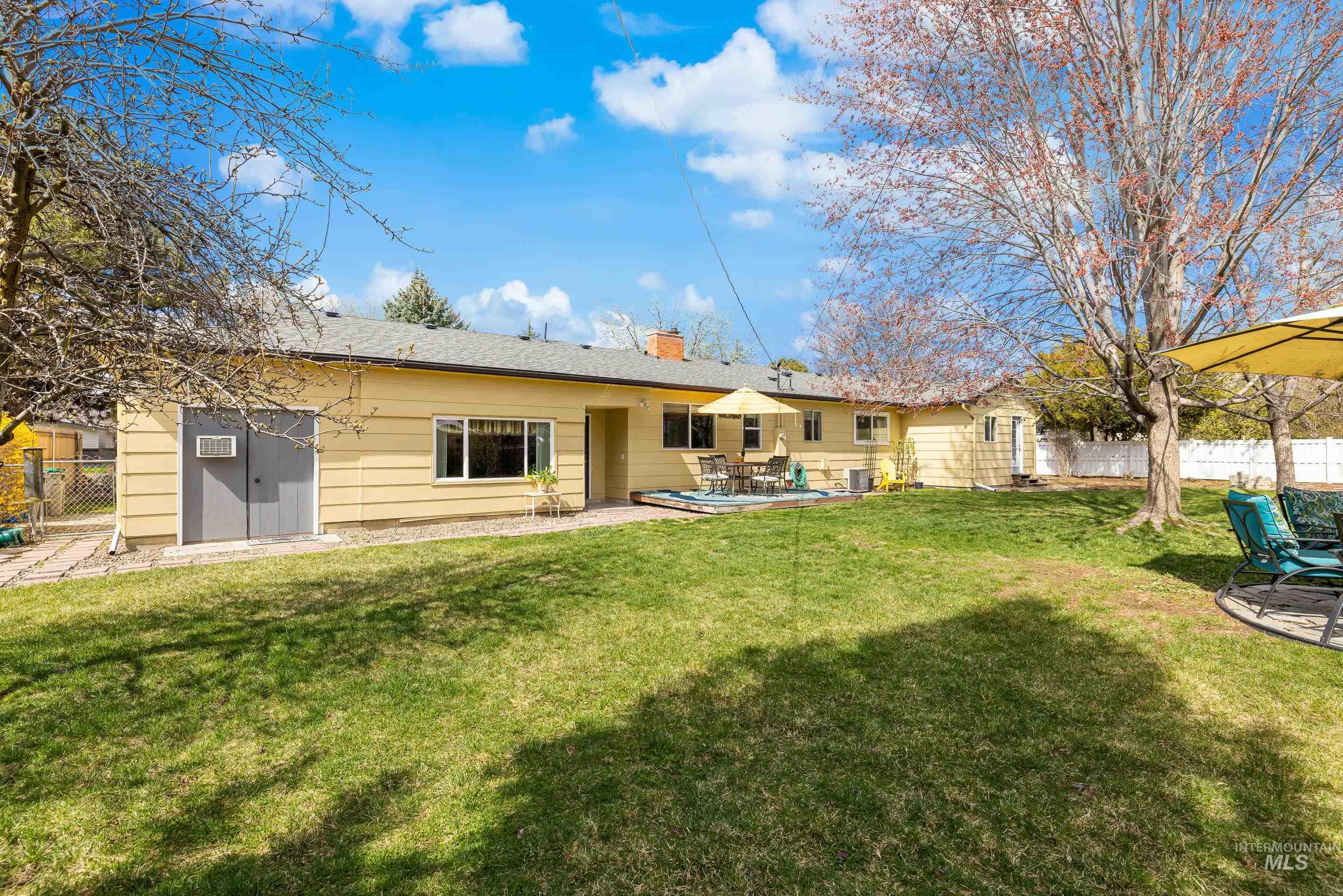3728 W Clement Rd Property Photo 40