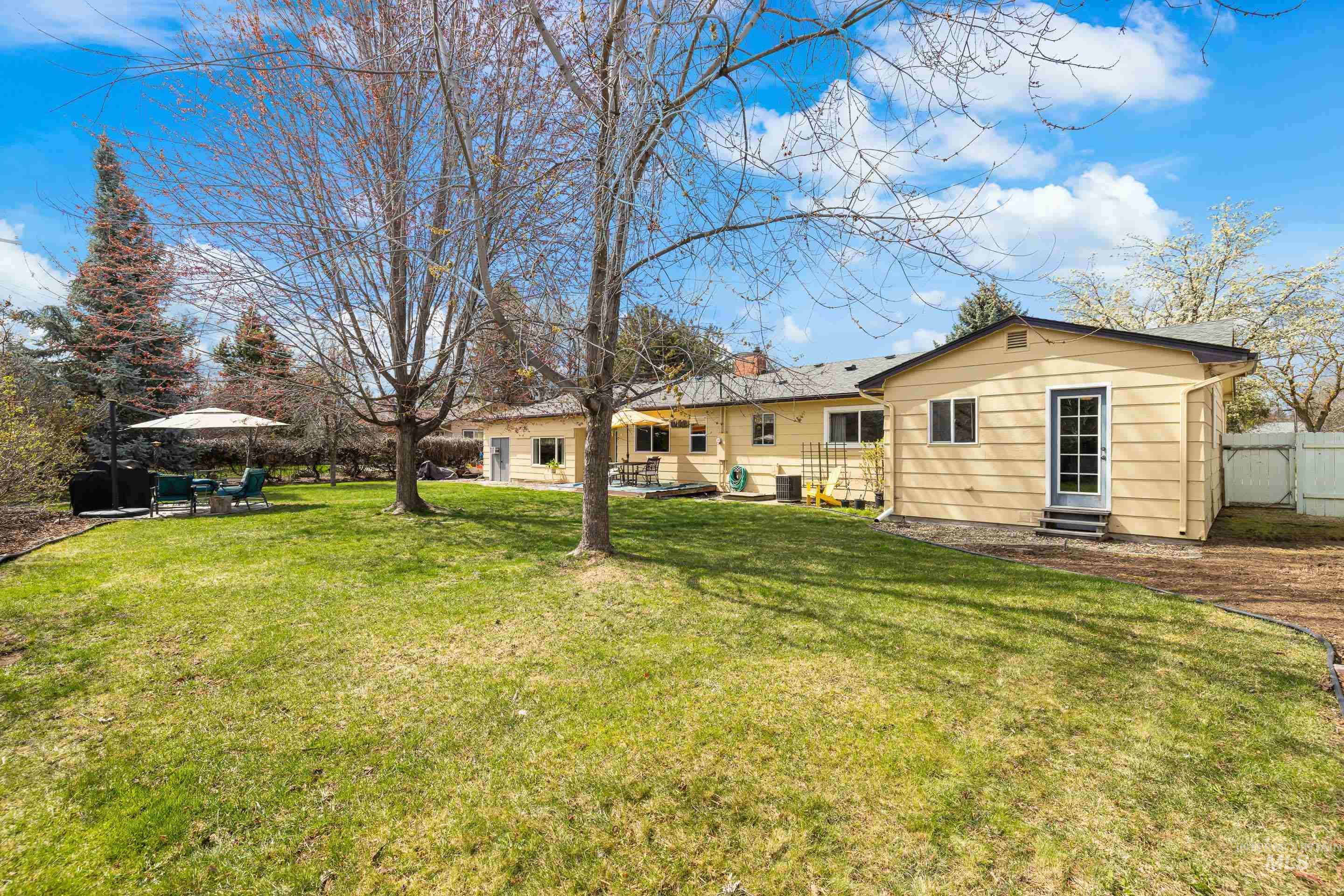 3728 W Clement Rd Property Photo 42