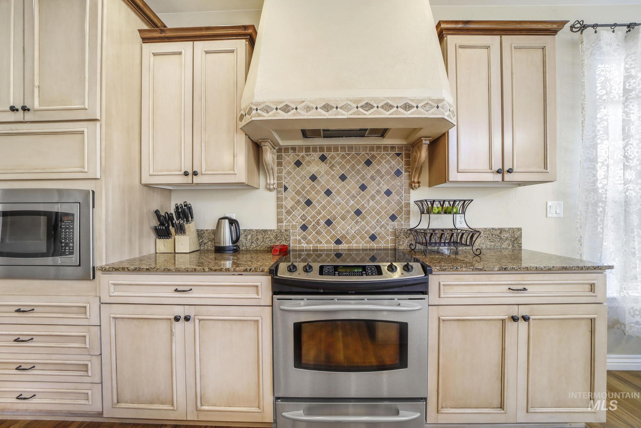 3408 Ridge Line Dr. Property Photo 19