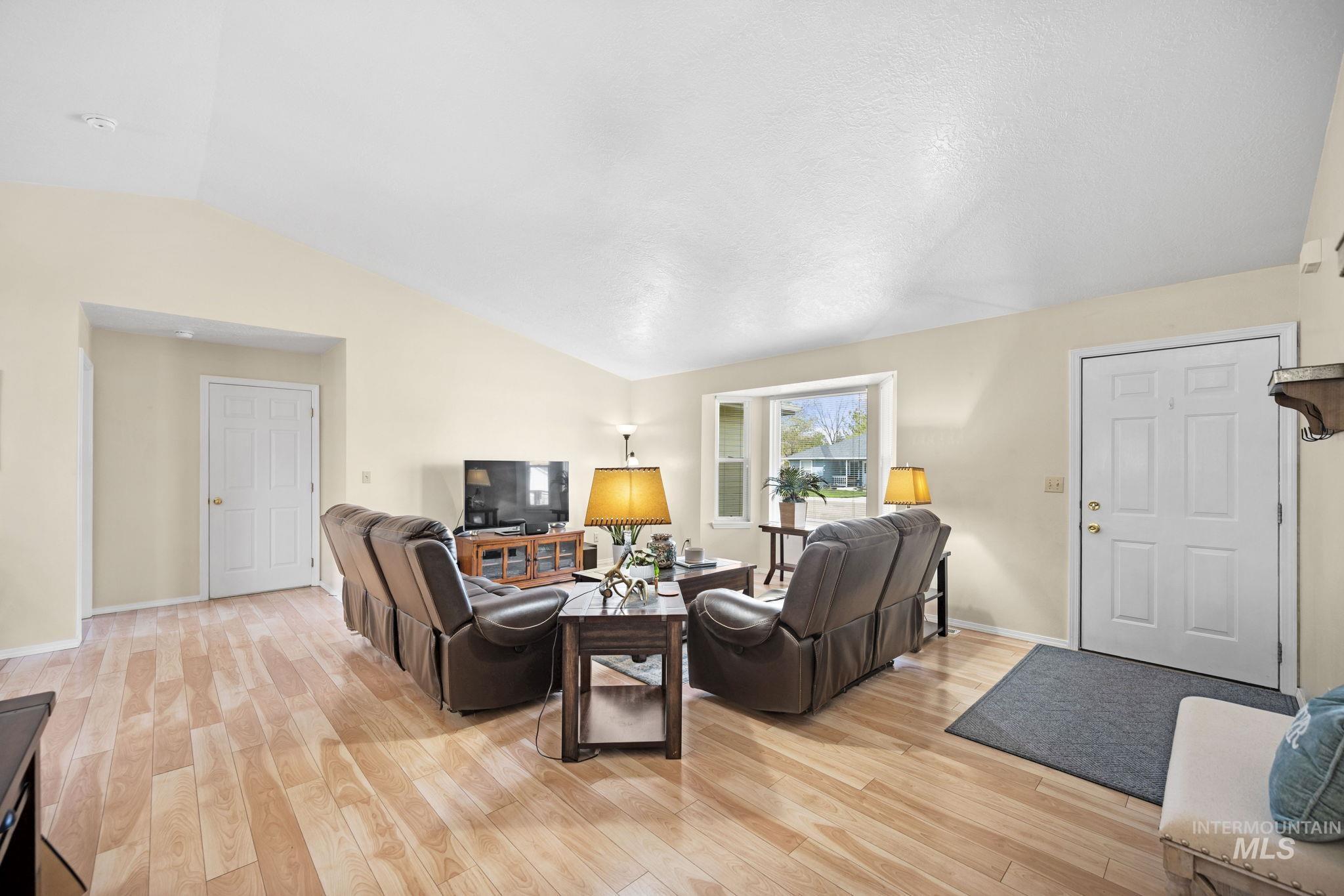 622 Marie Ct. Property Photo 3