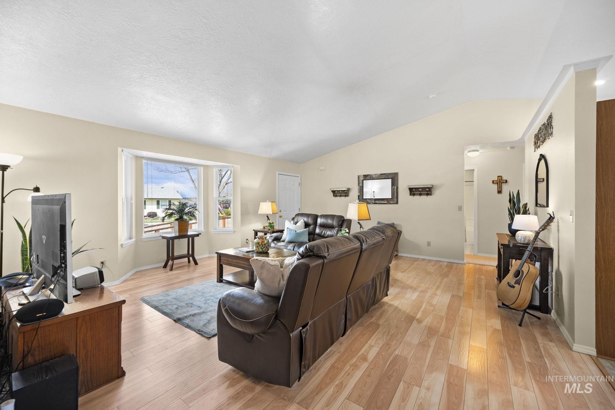 622 Marie Ct. Property Photo 6