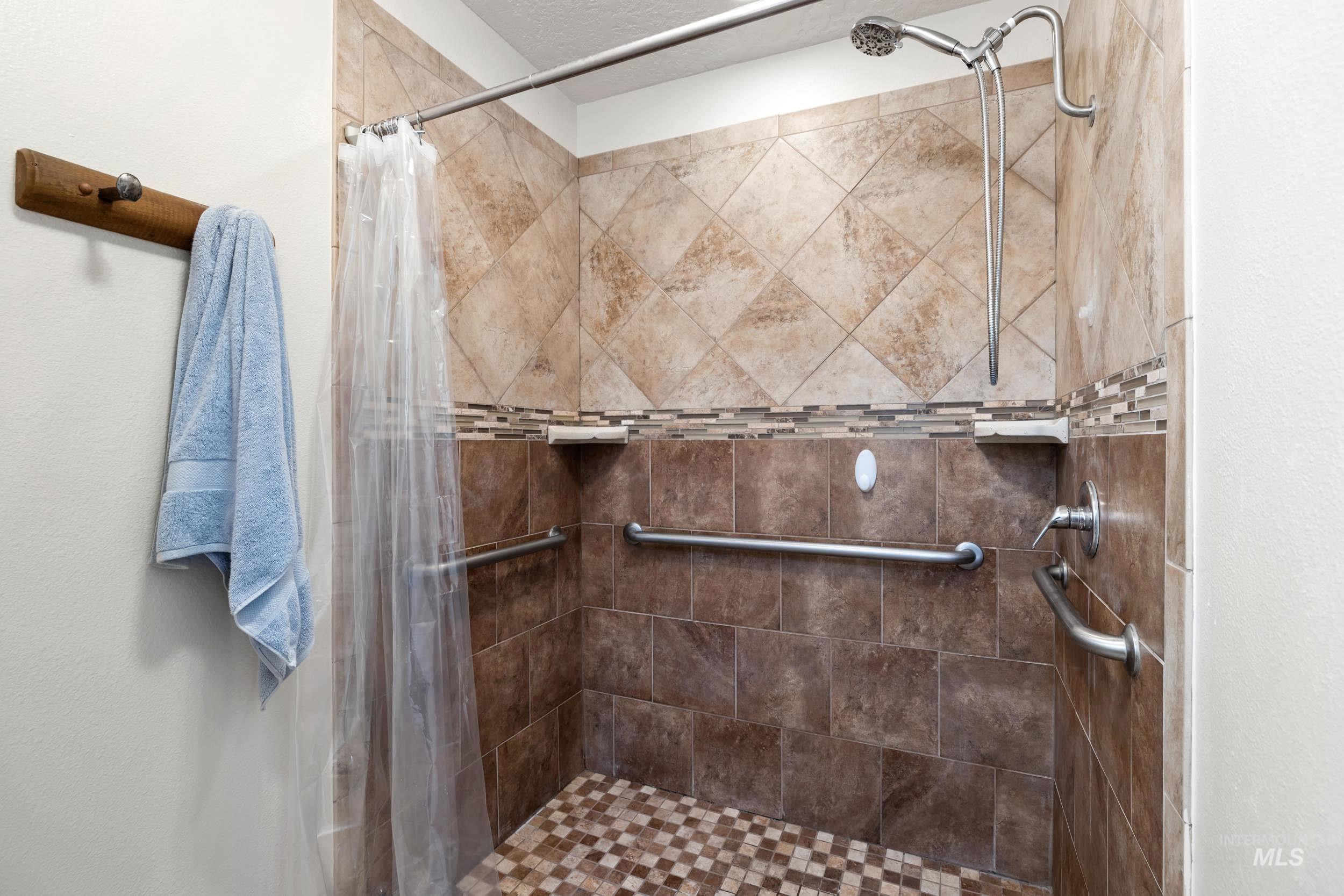 8115 W Penny Ln Property Photo 17