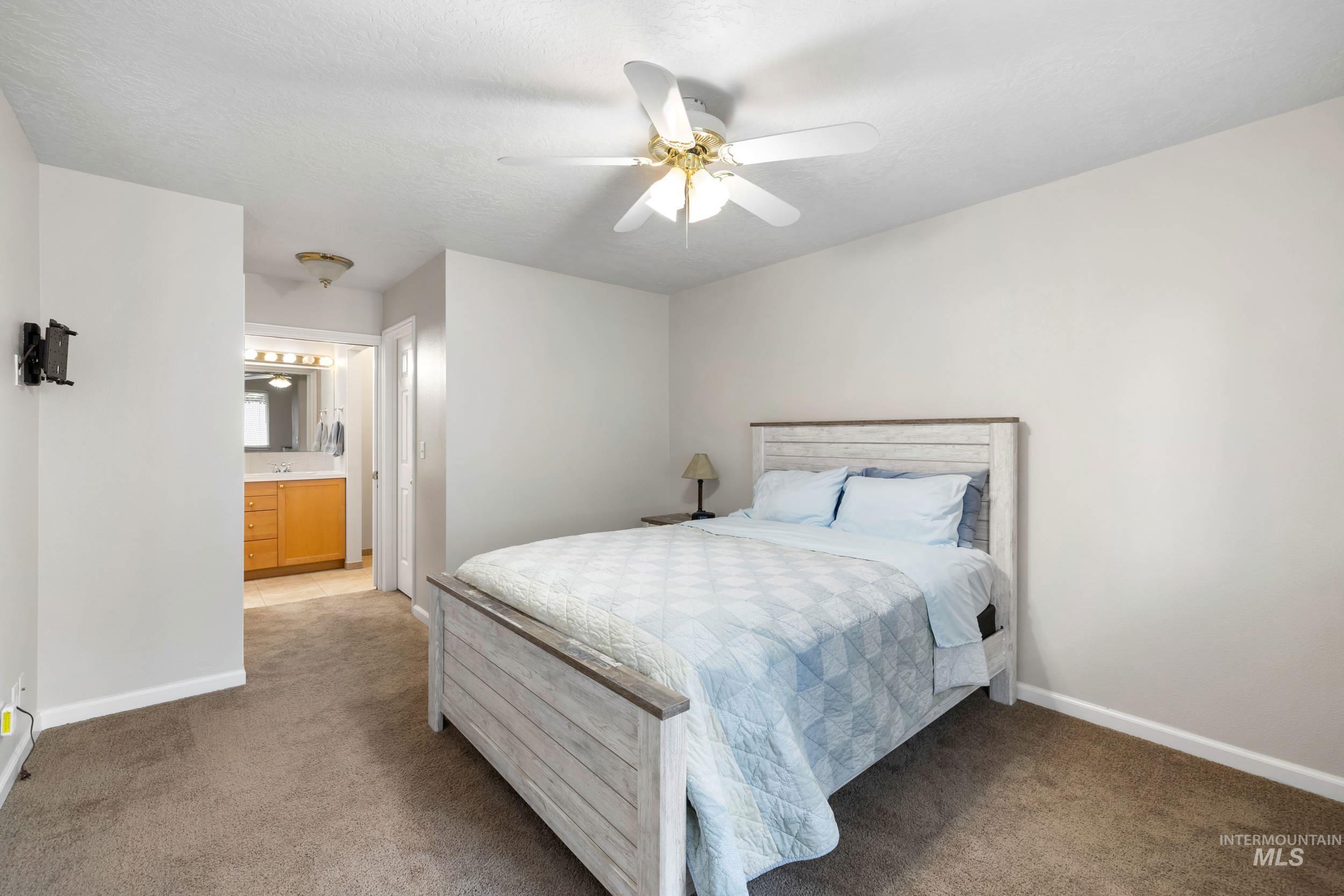 8115 W Penny Ln Property Photo 18