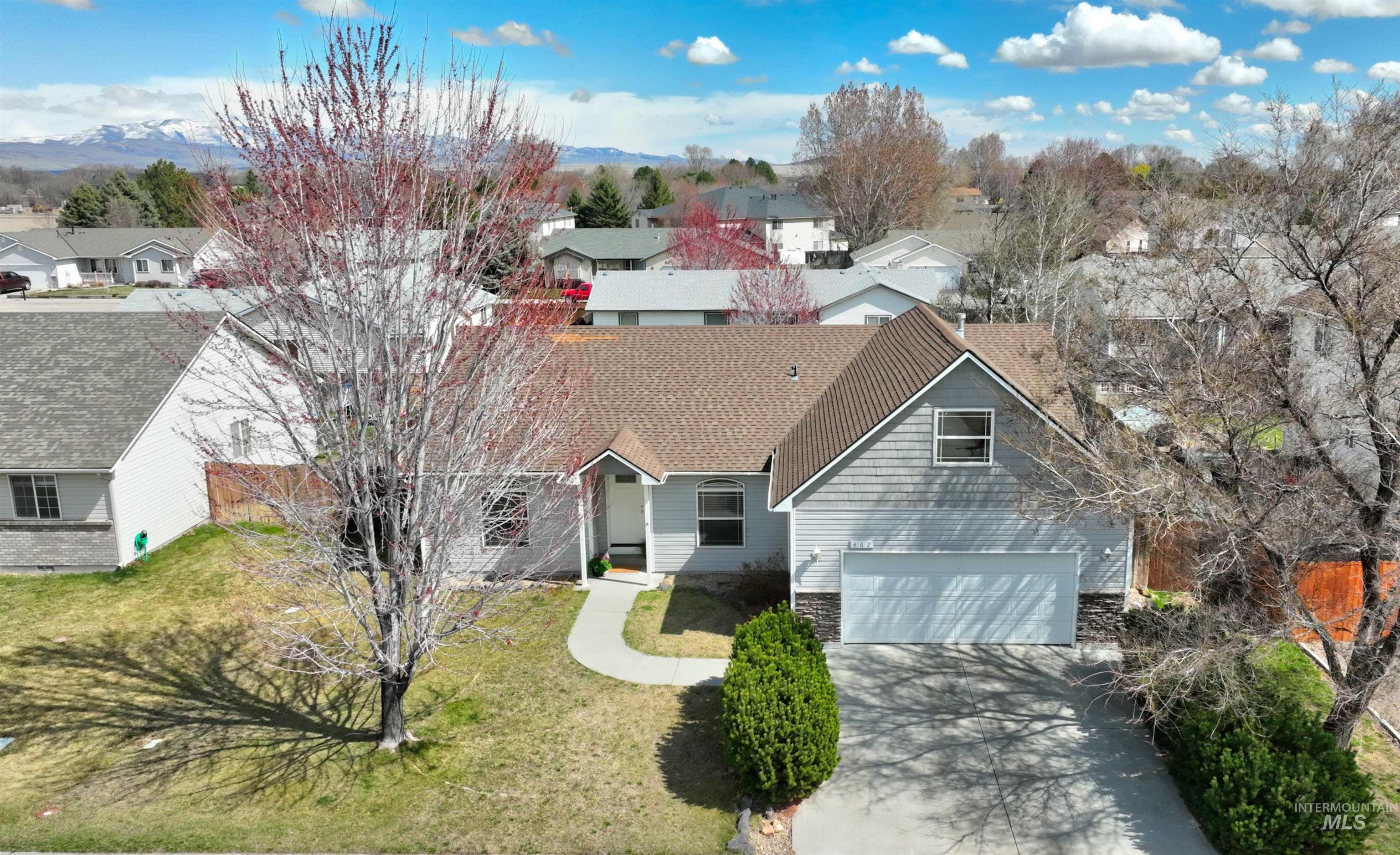 462 Nw Sandpiper Ave Property Photo 2