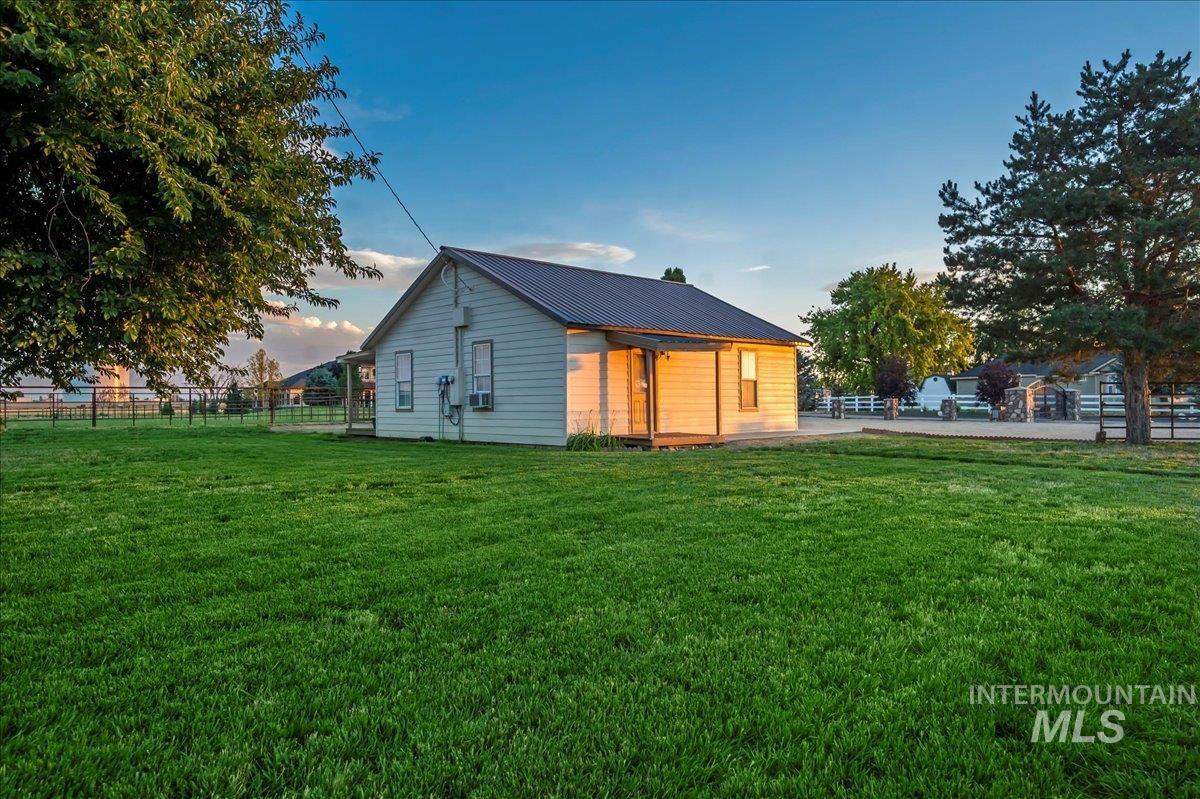9105 W Mcmillan Property Photo 8