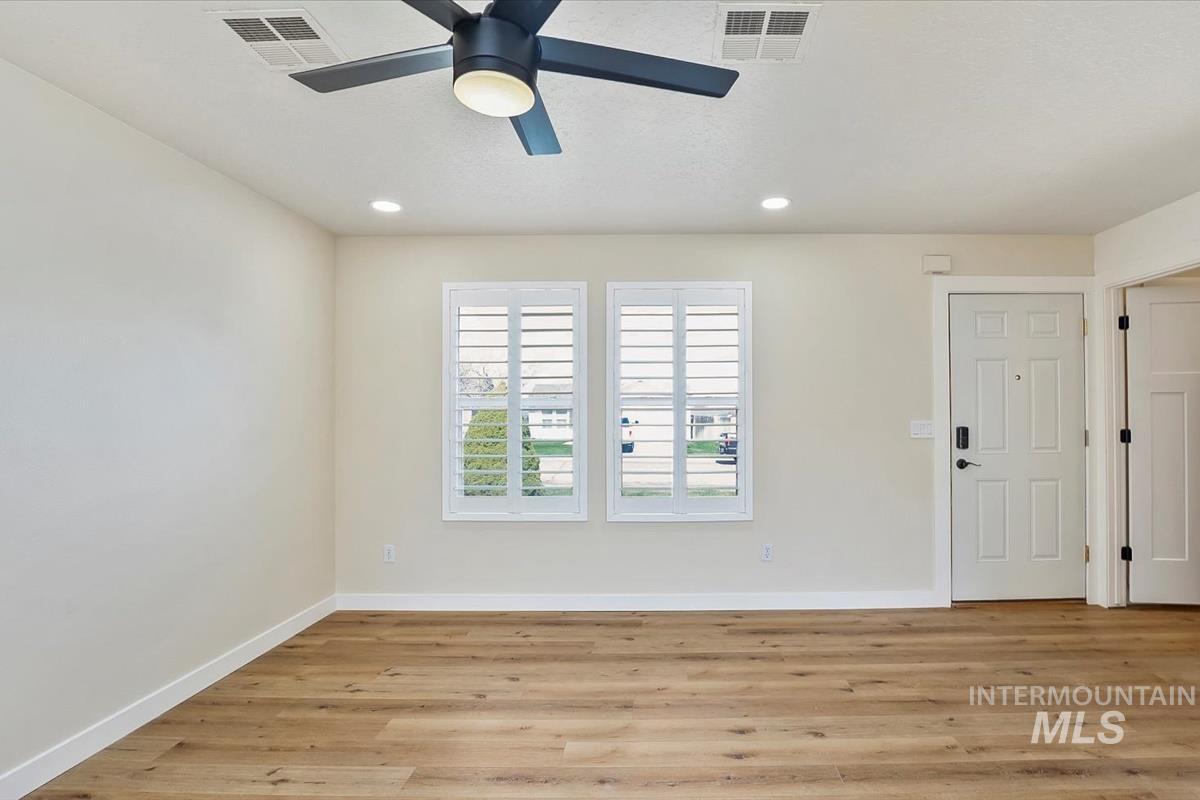 3924 Hickman Property Photo 5