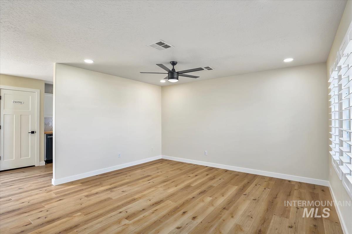 3924 Hickman Property Photo 7