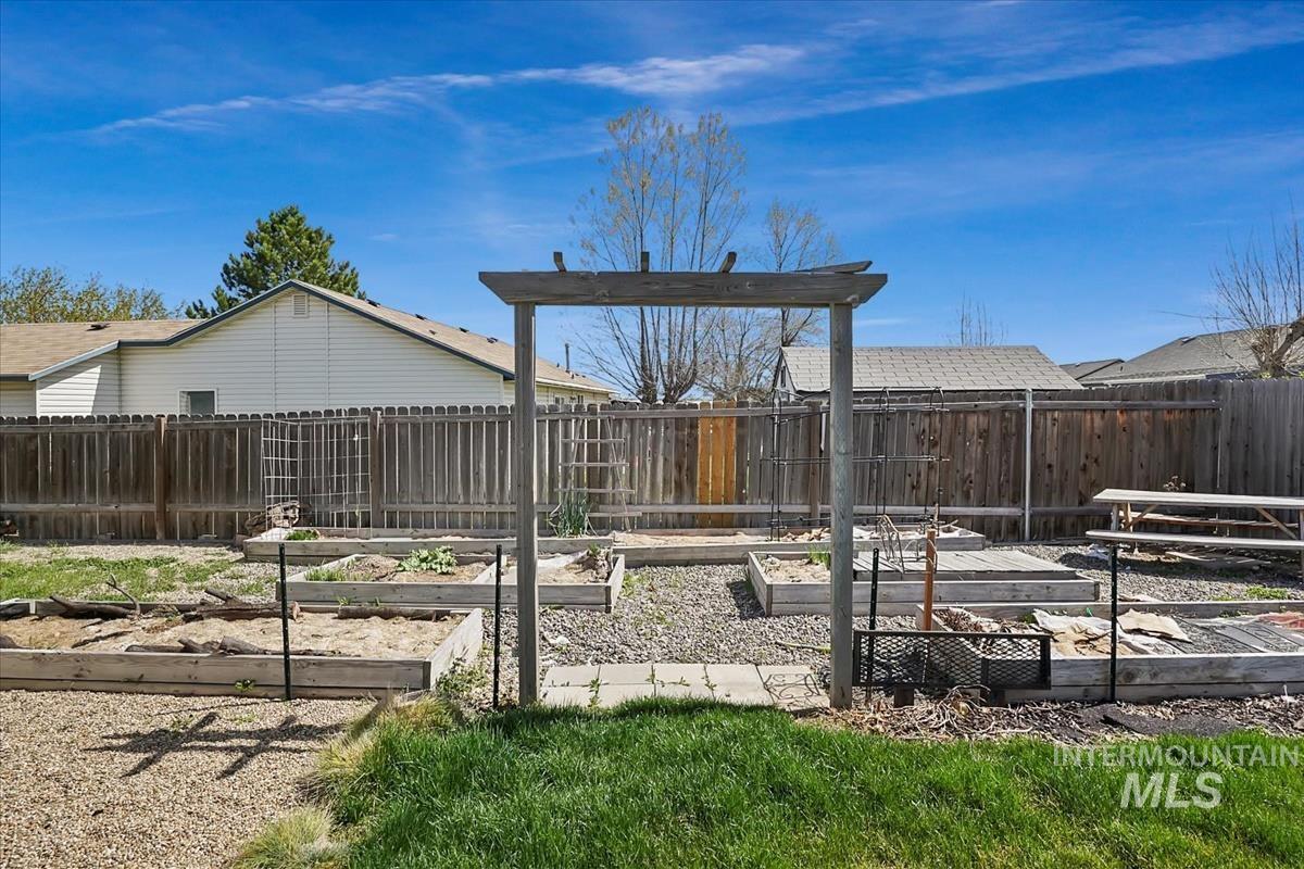 3924 Hickman Property Photo 20