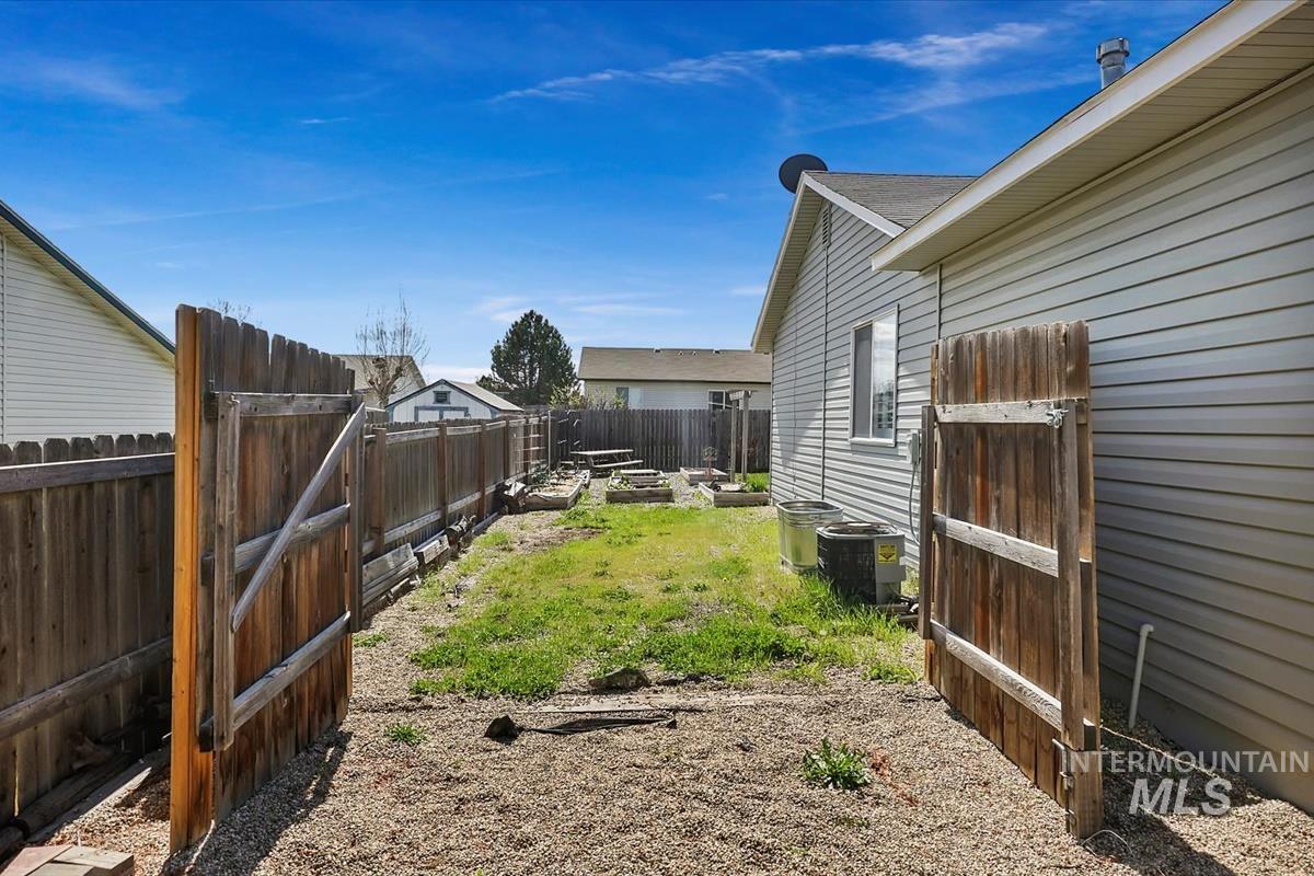 3924 Hickman Property Photo 25