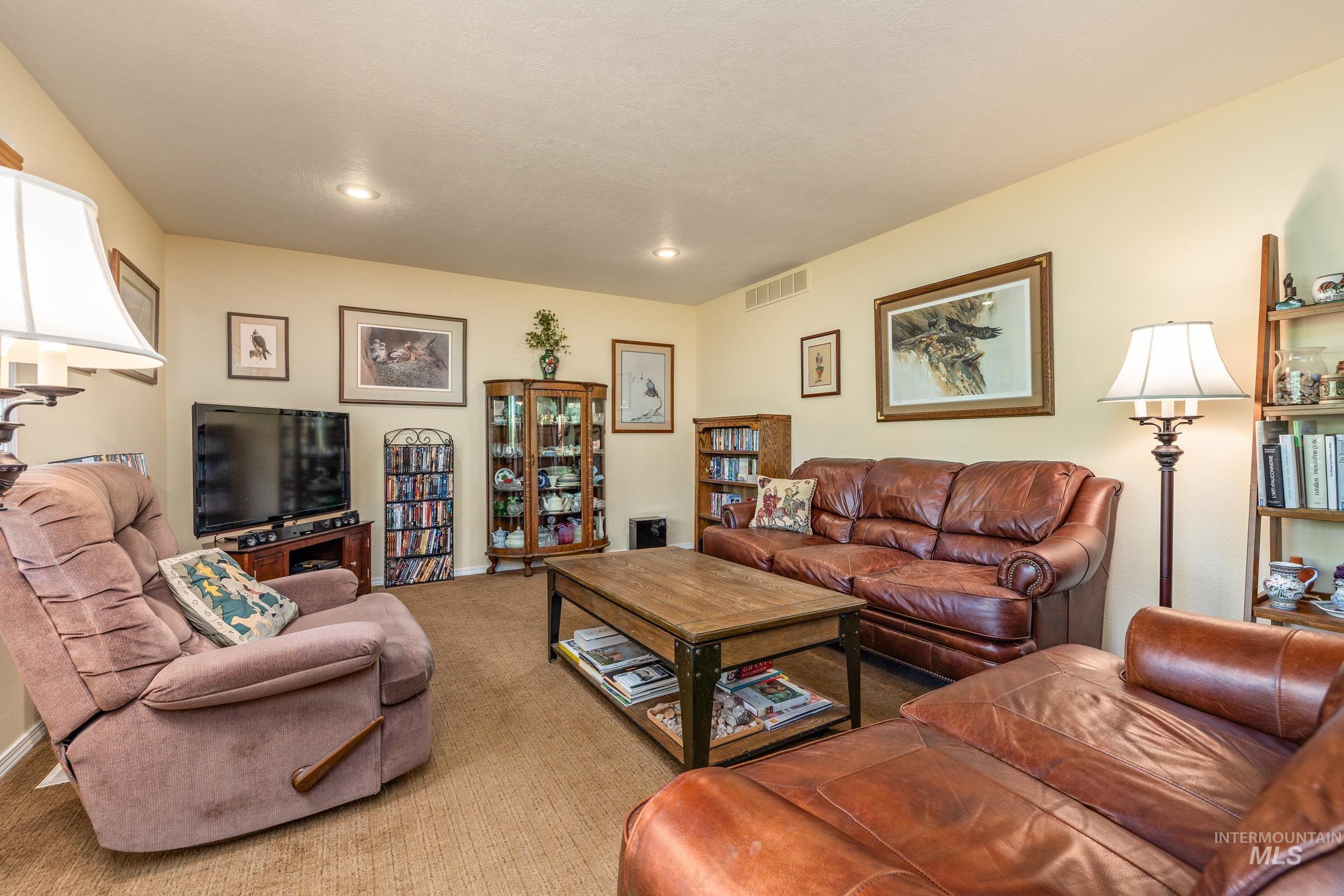 2522 N Park Ln Property Photo 10