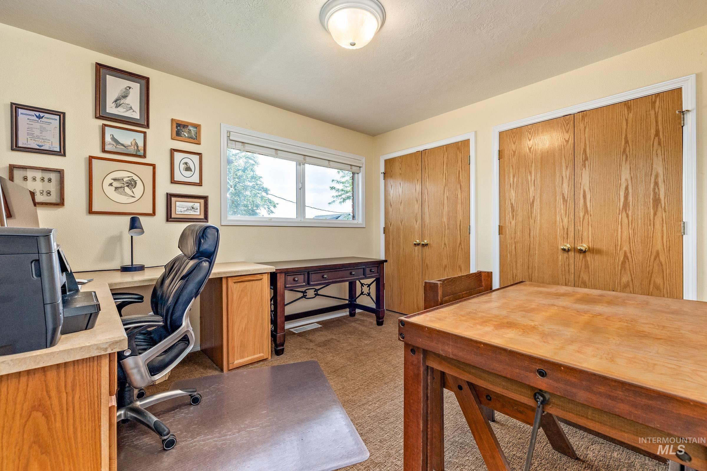 2522 N Park Ln Property Photo 22