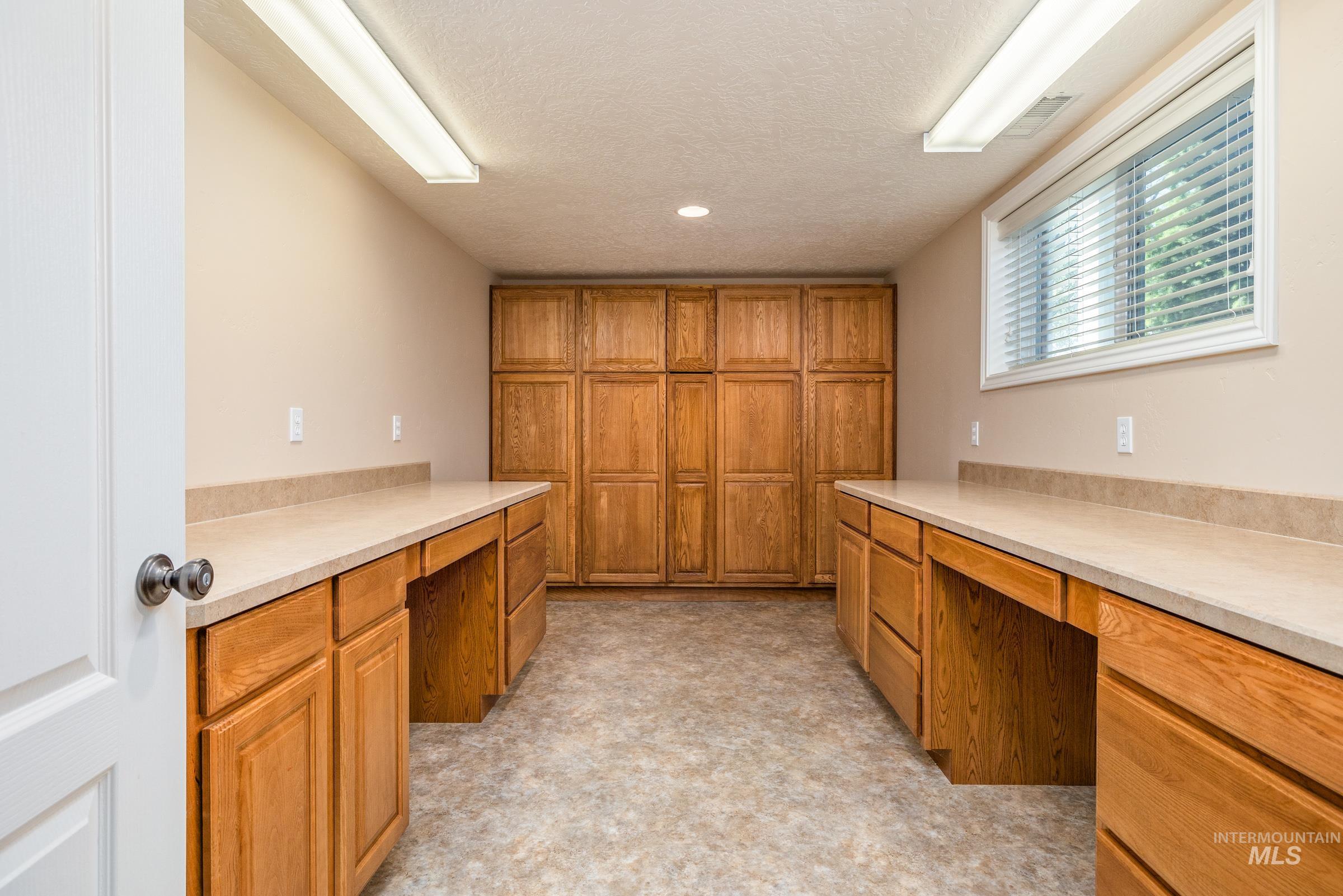 2522 N Park Ln Property Photo 28