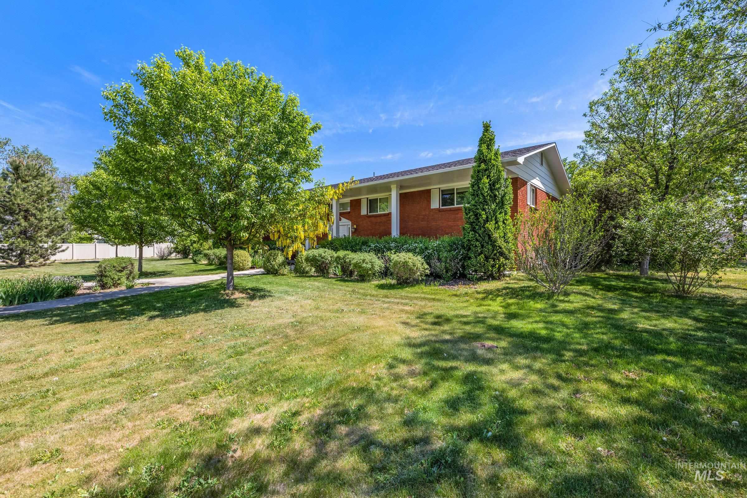 2522 N Park Ln Property Photo 36