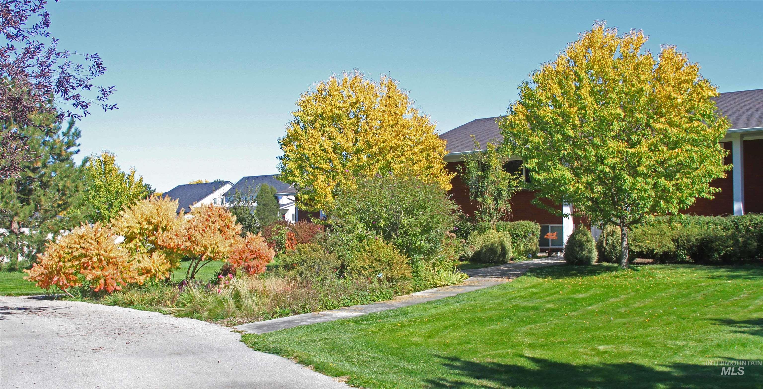 2522 N Park Ln Property Photo 38