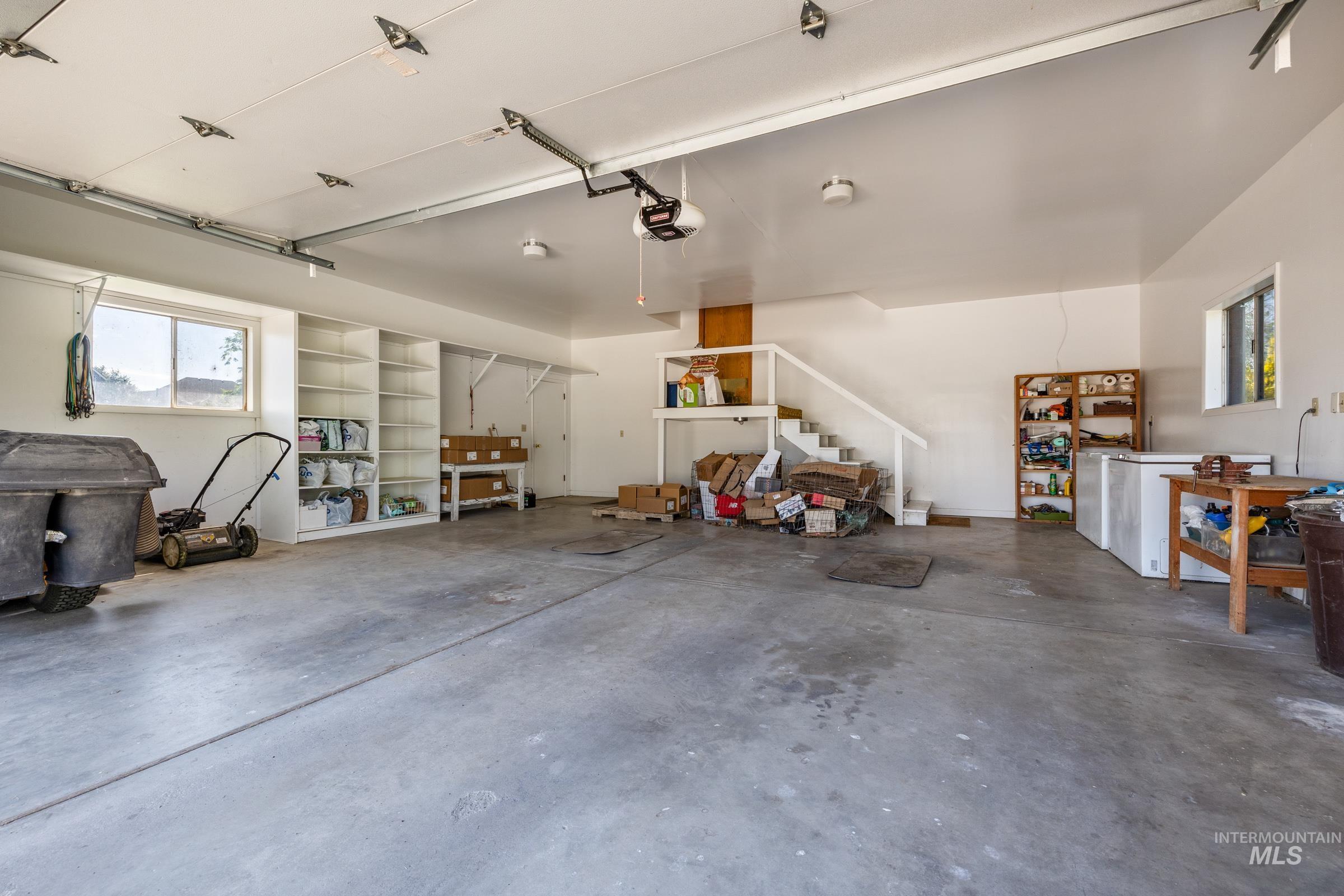 2522 N Park Ln Property Photo 42