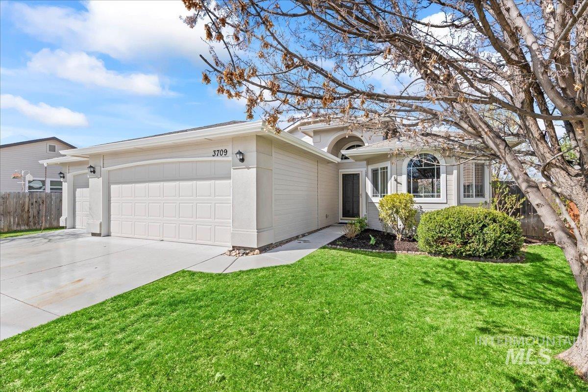 3709 S Big Springs Way Property Photo 2