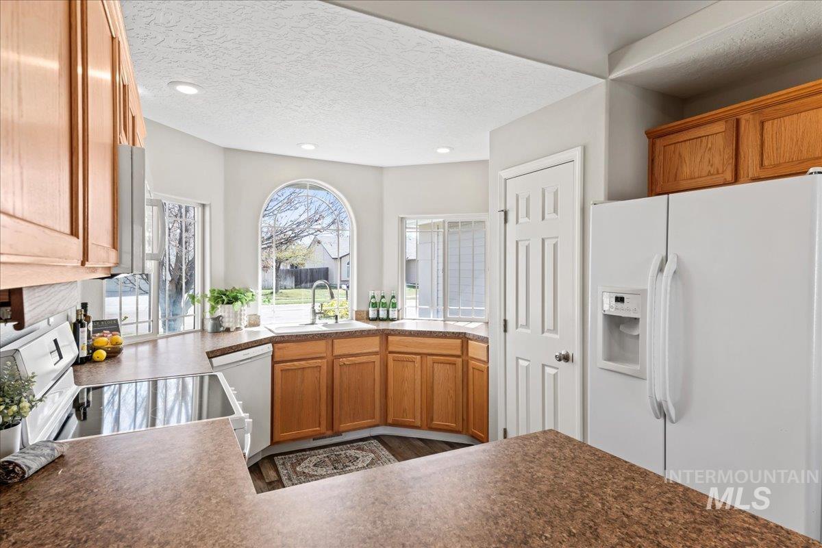 3709 S Big Springs Way Property Photo 8