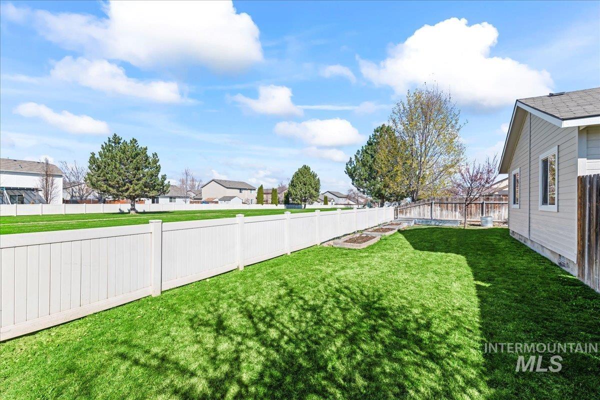 3709 S Big Springs Way Property Photo 35