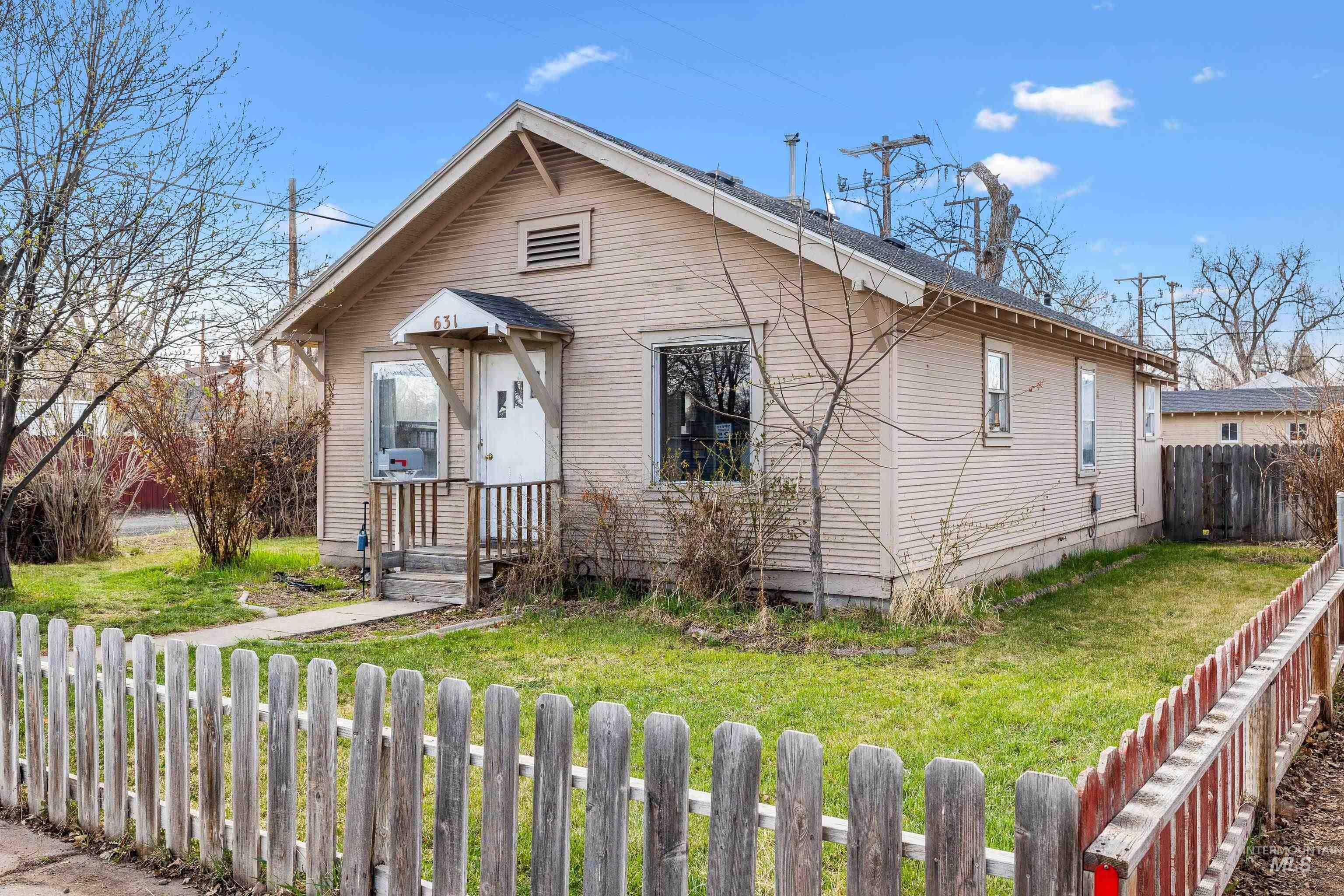 631 Ash Street Property Photo 1