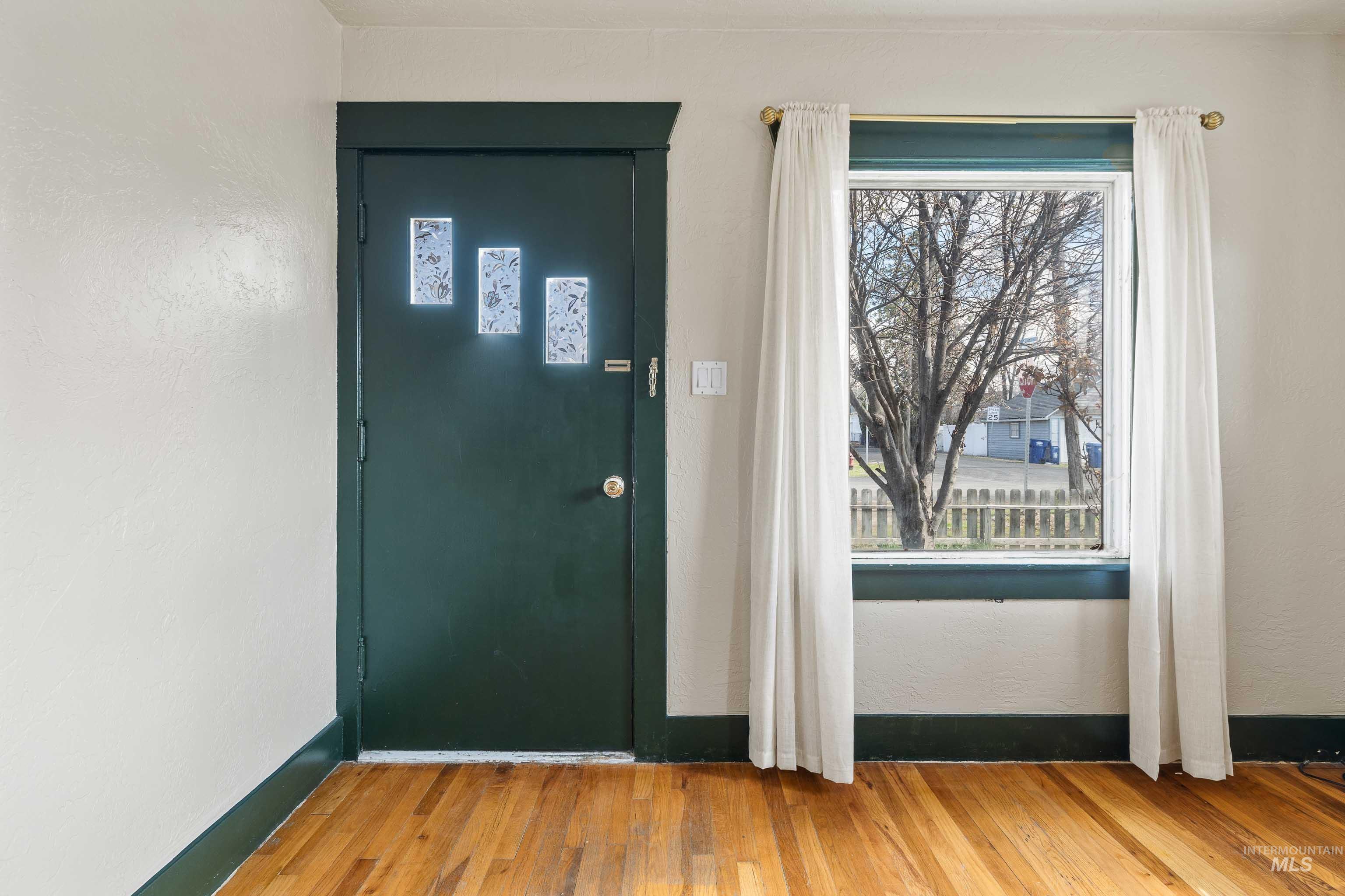 631 Ash Street Property Photo 2