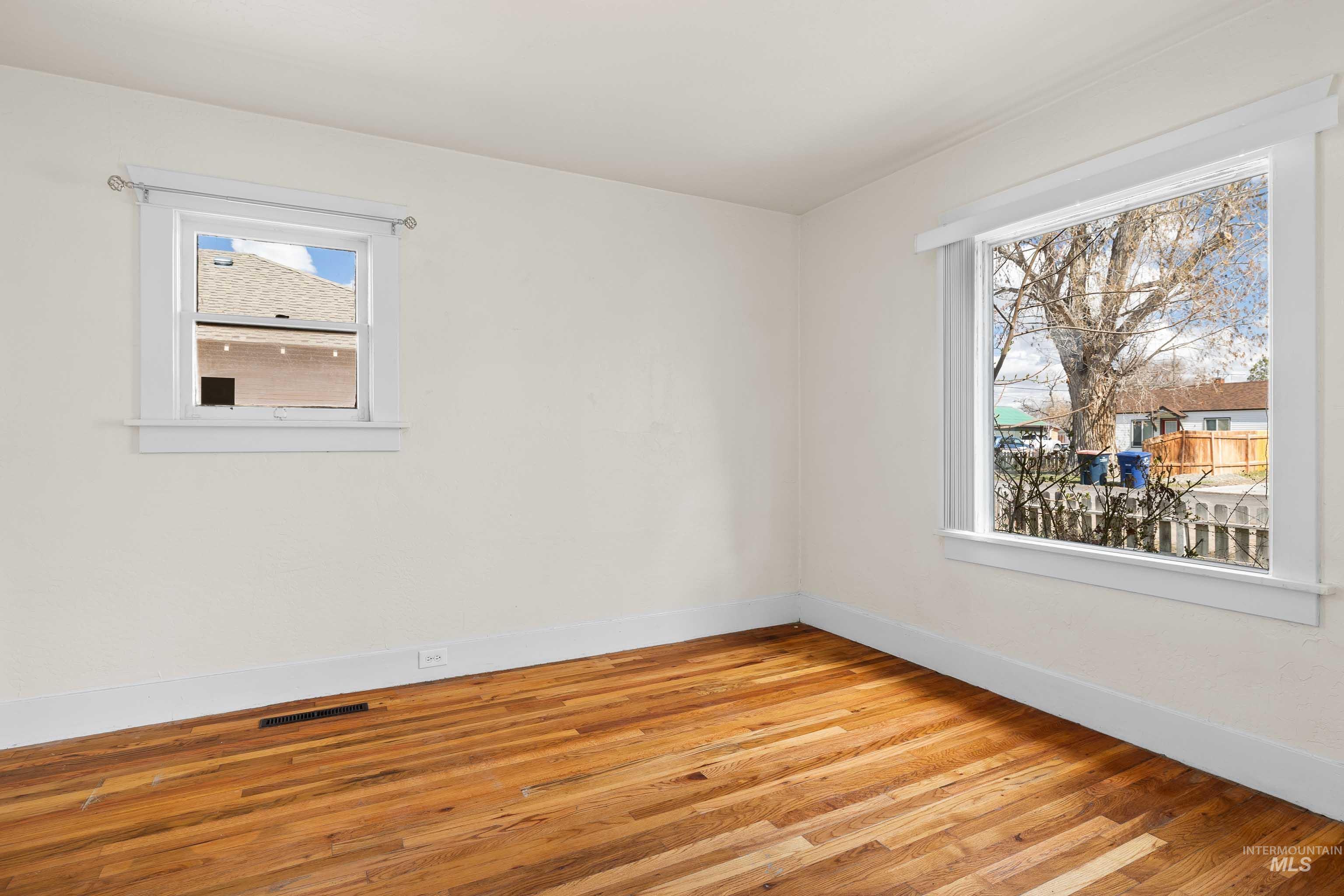 631 Ash Street Property Photo 5
