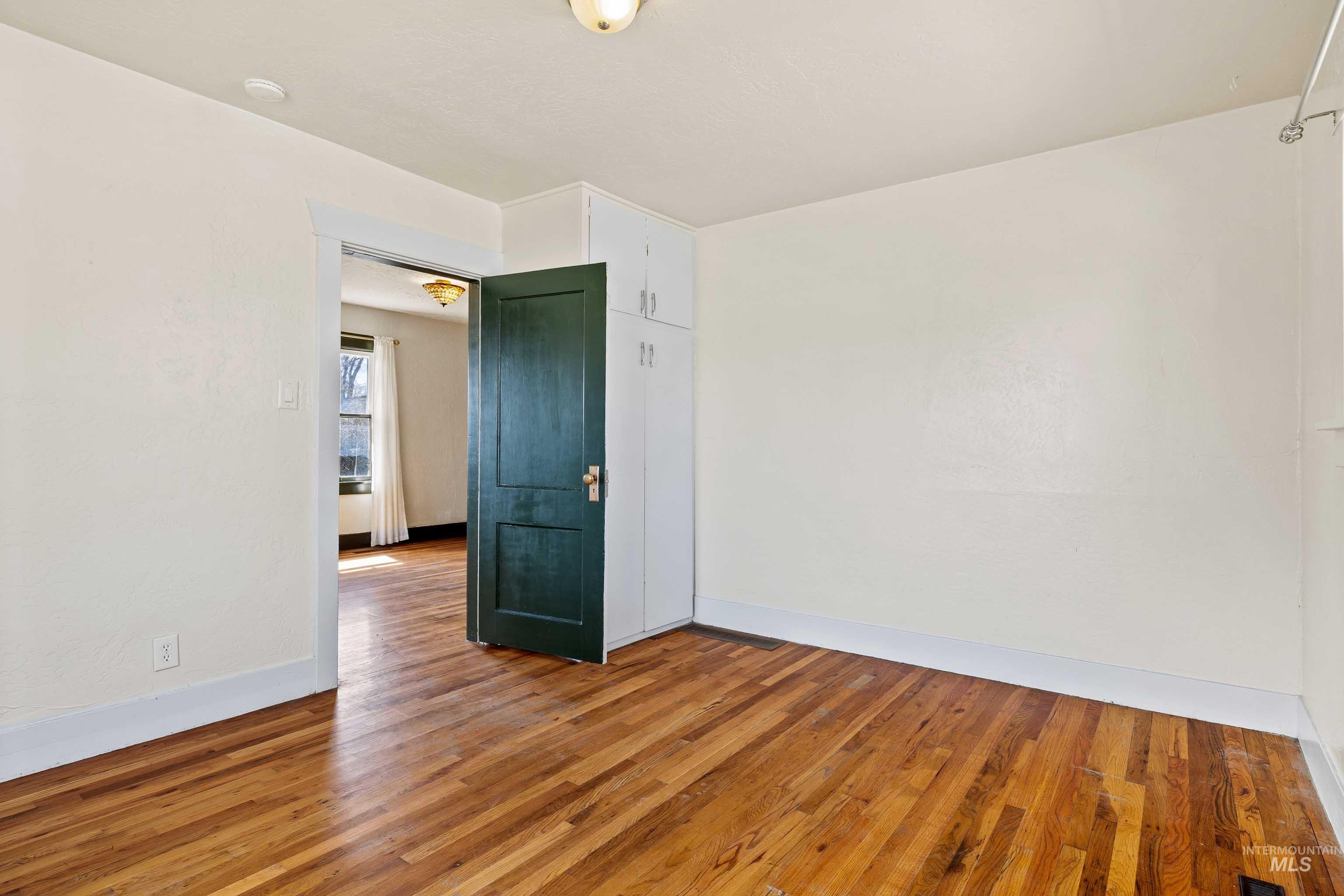 631 Ash Street Property Photo 6