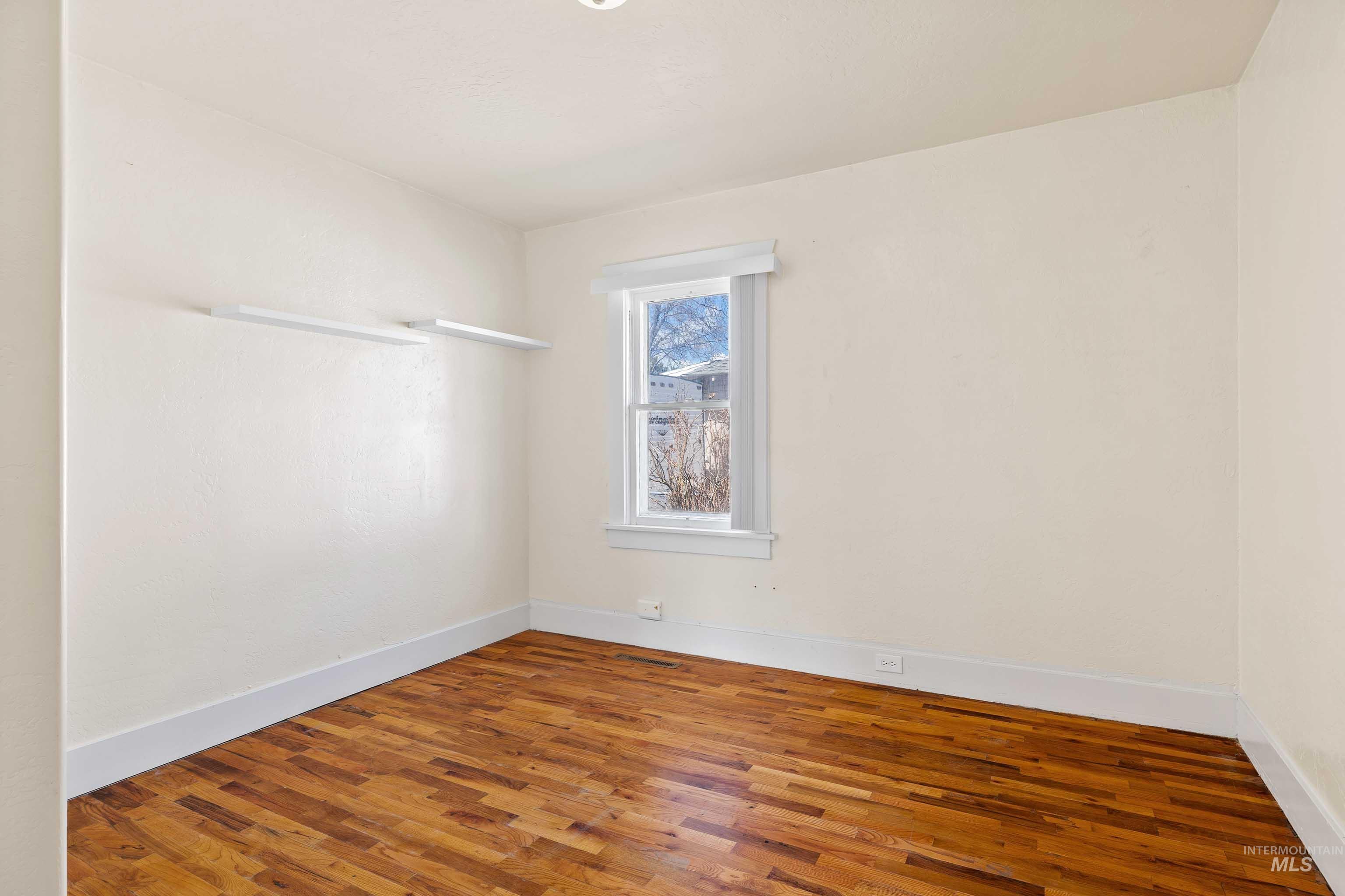 631 Ash Street Property Photo 7