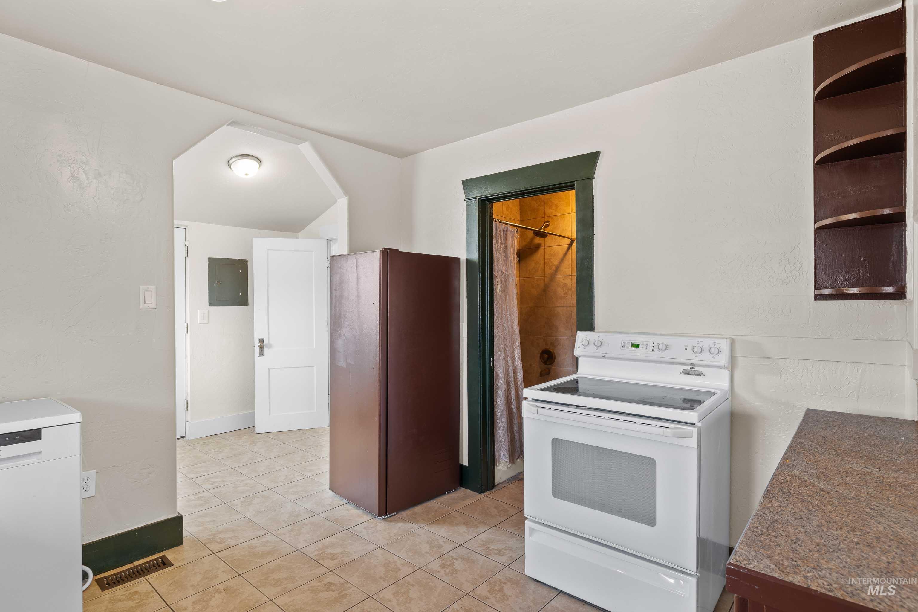 631 Ash Street Property Photo 10
