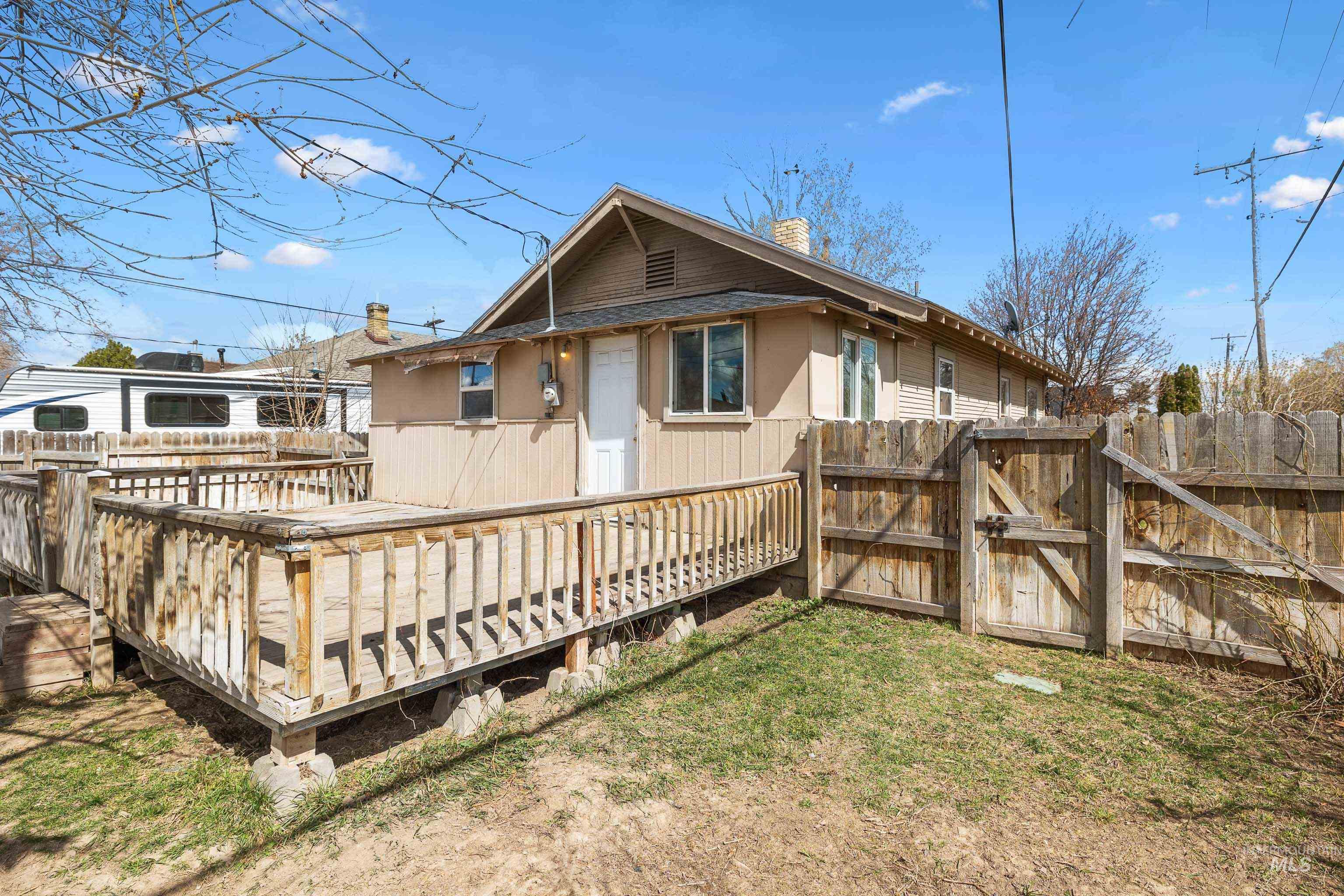 631 Ash Street Property Photo 15