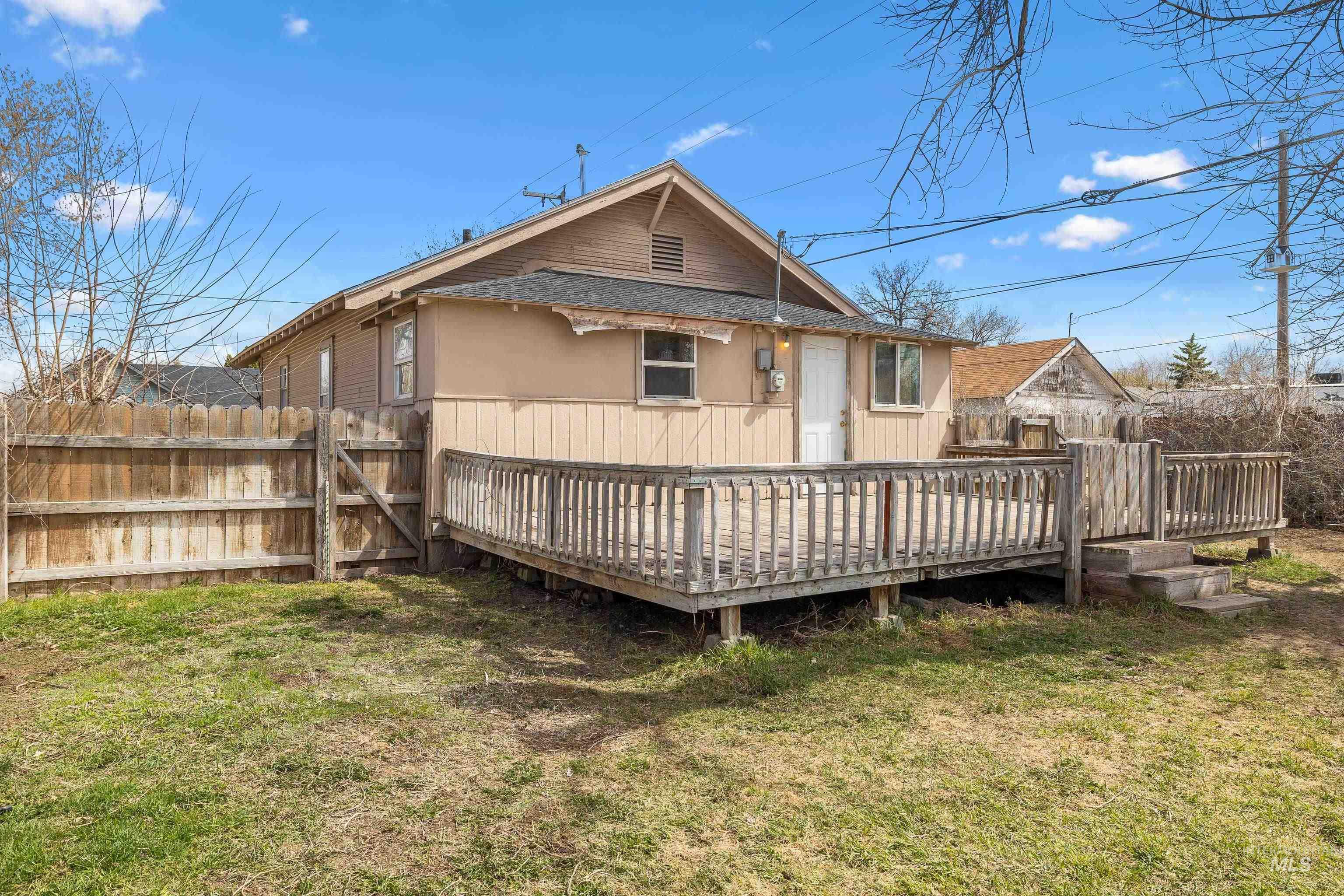 631 Ash Street Property Photo 17