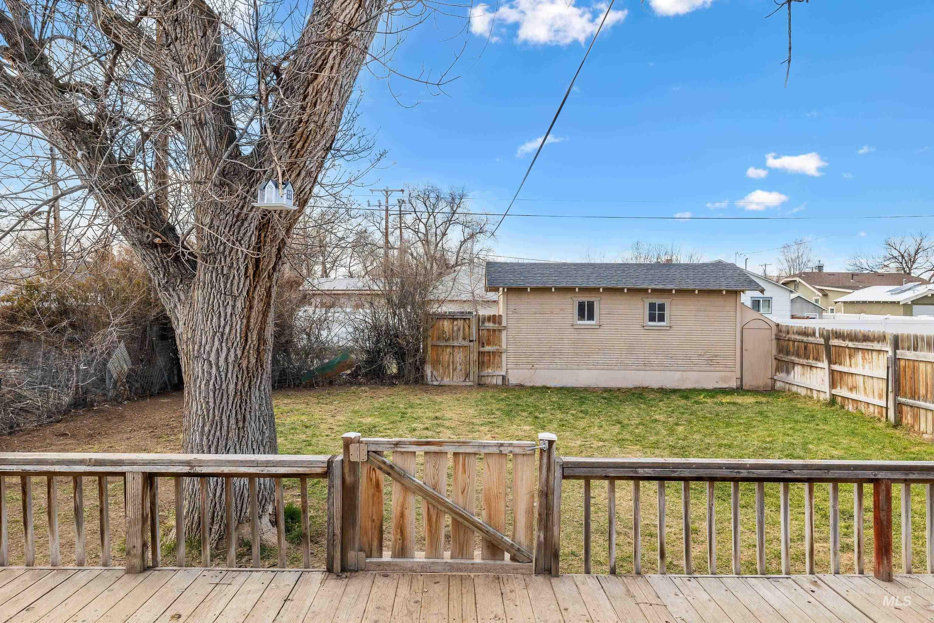 631 Ash Street Property Photo 18