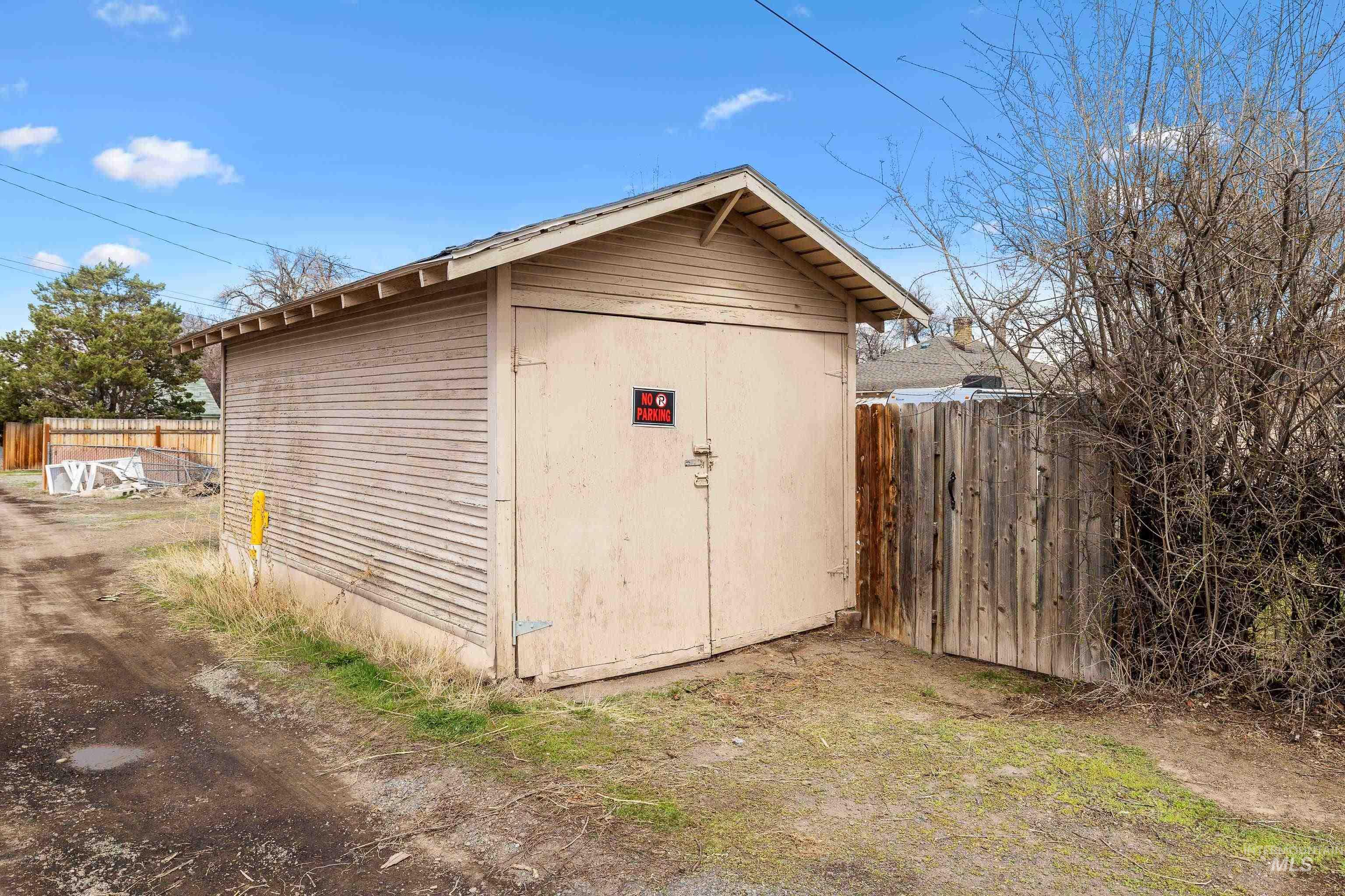 631 Ash Street Property Photo 19