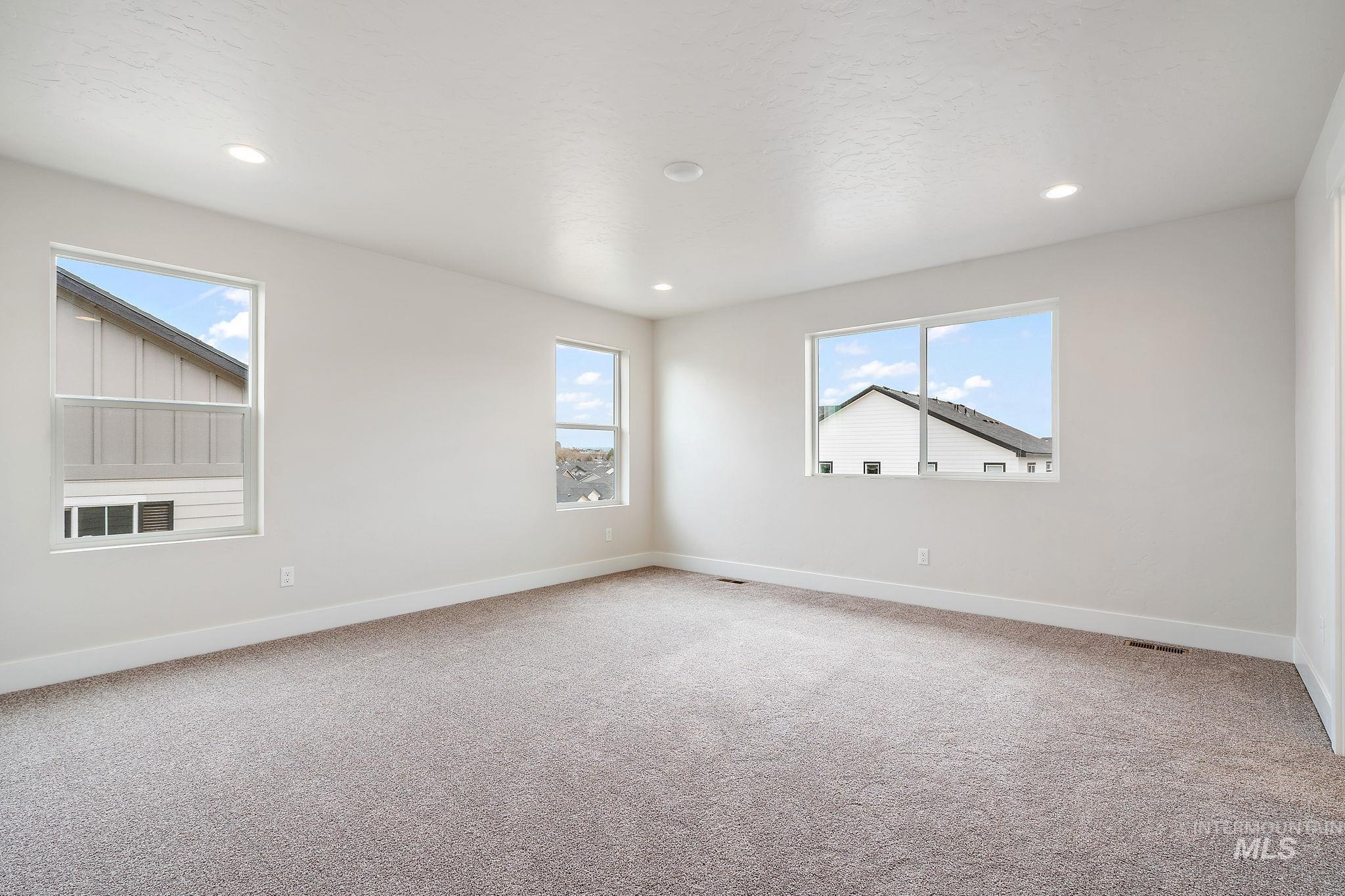 608 E Lockhart St Property Photo 24