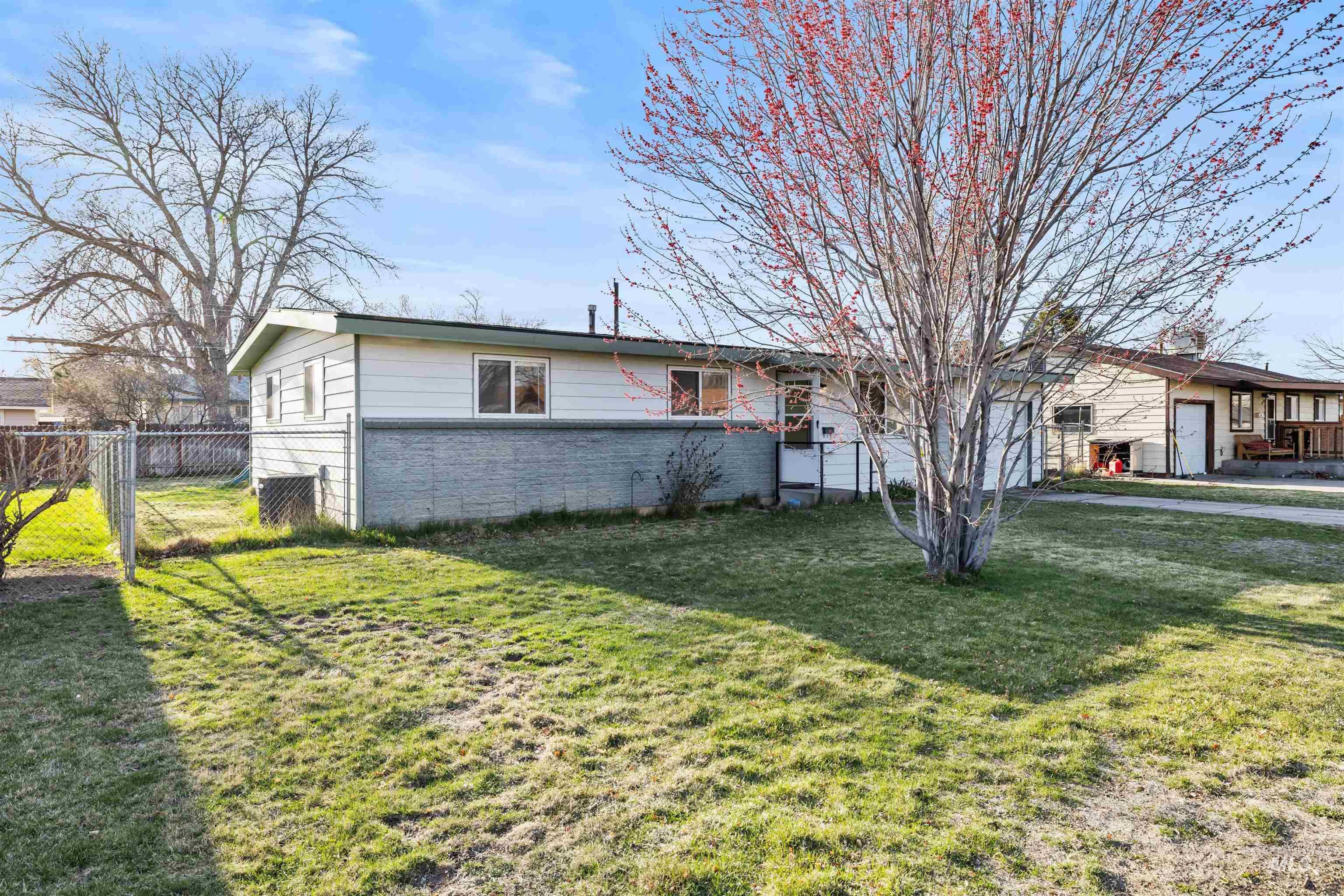 1167 Phelps Drive Property Photo 3