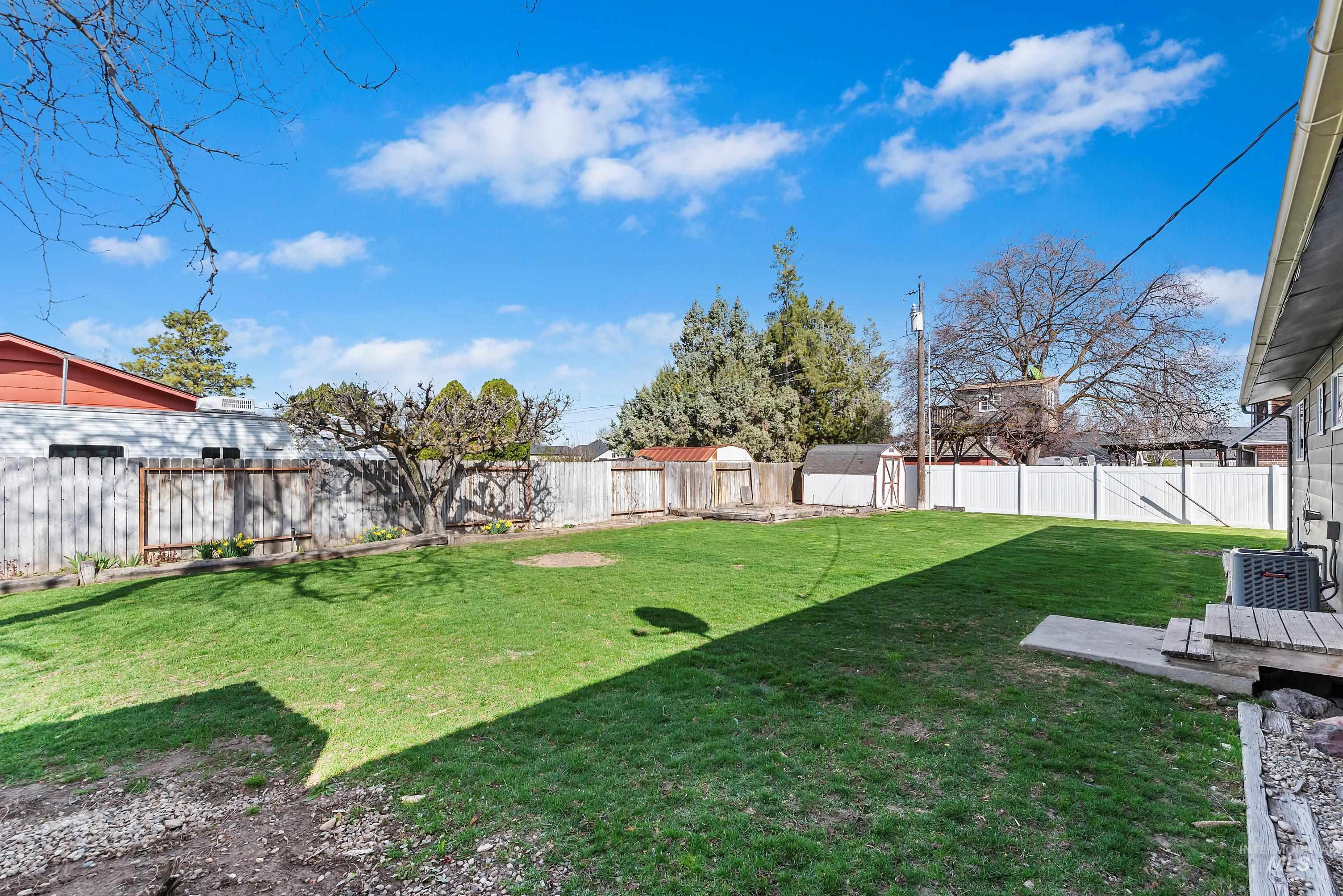 413 N Midland Blvd. Property Photo 21