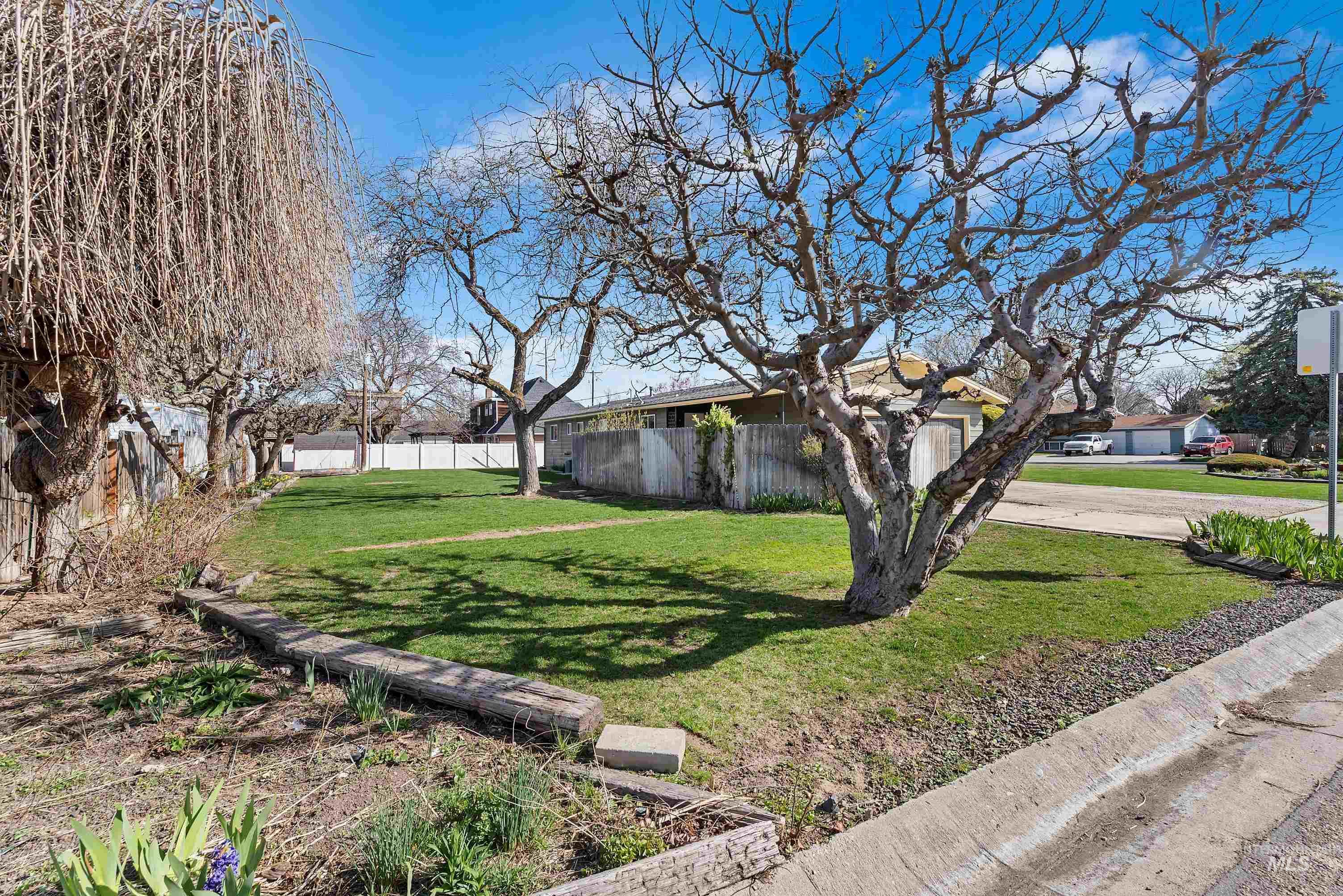 413 N Midland Blvd. Property Photo 25