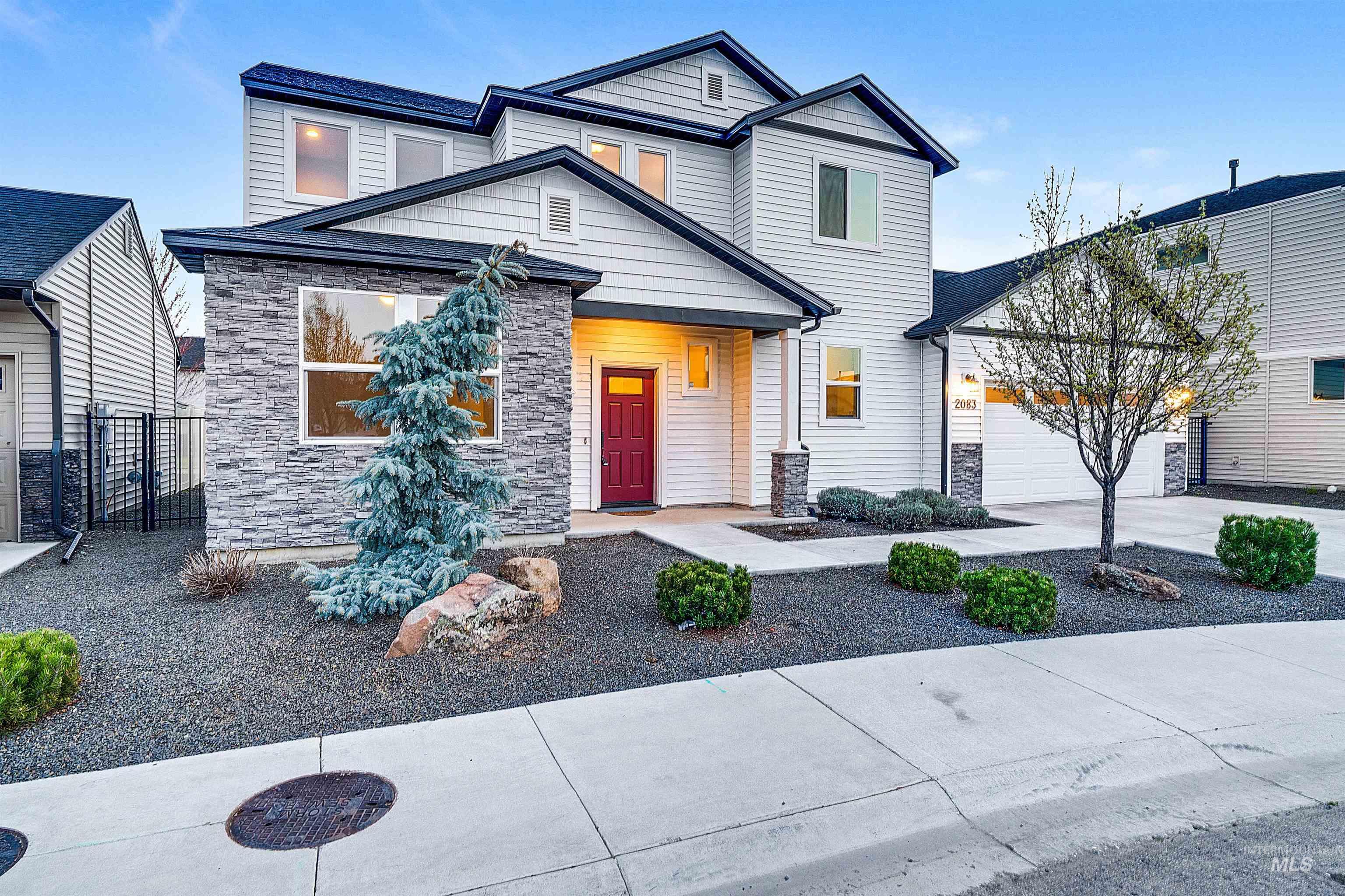 2083 E Sharptail Street Property Photo 1