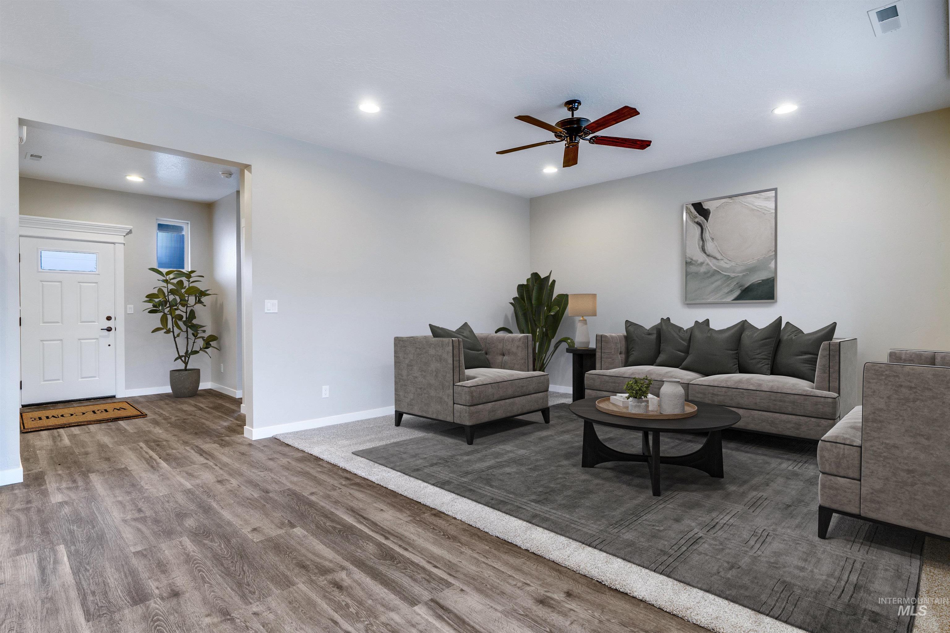 2083 E Sharptail Street Property Photo 4