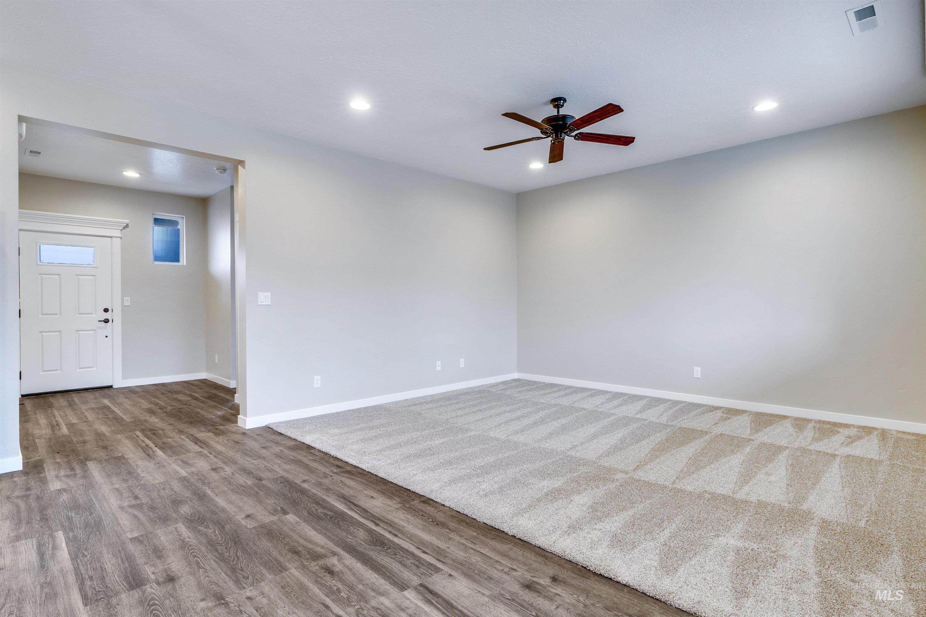 2083 E Sharptail Street Property Photo 10