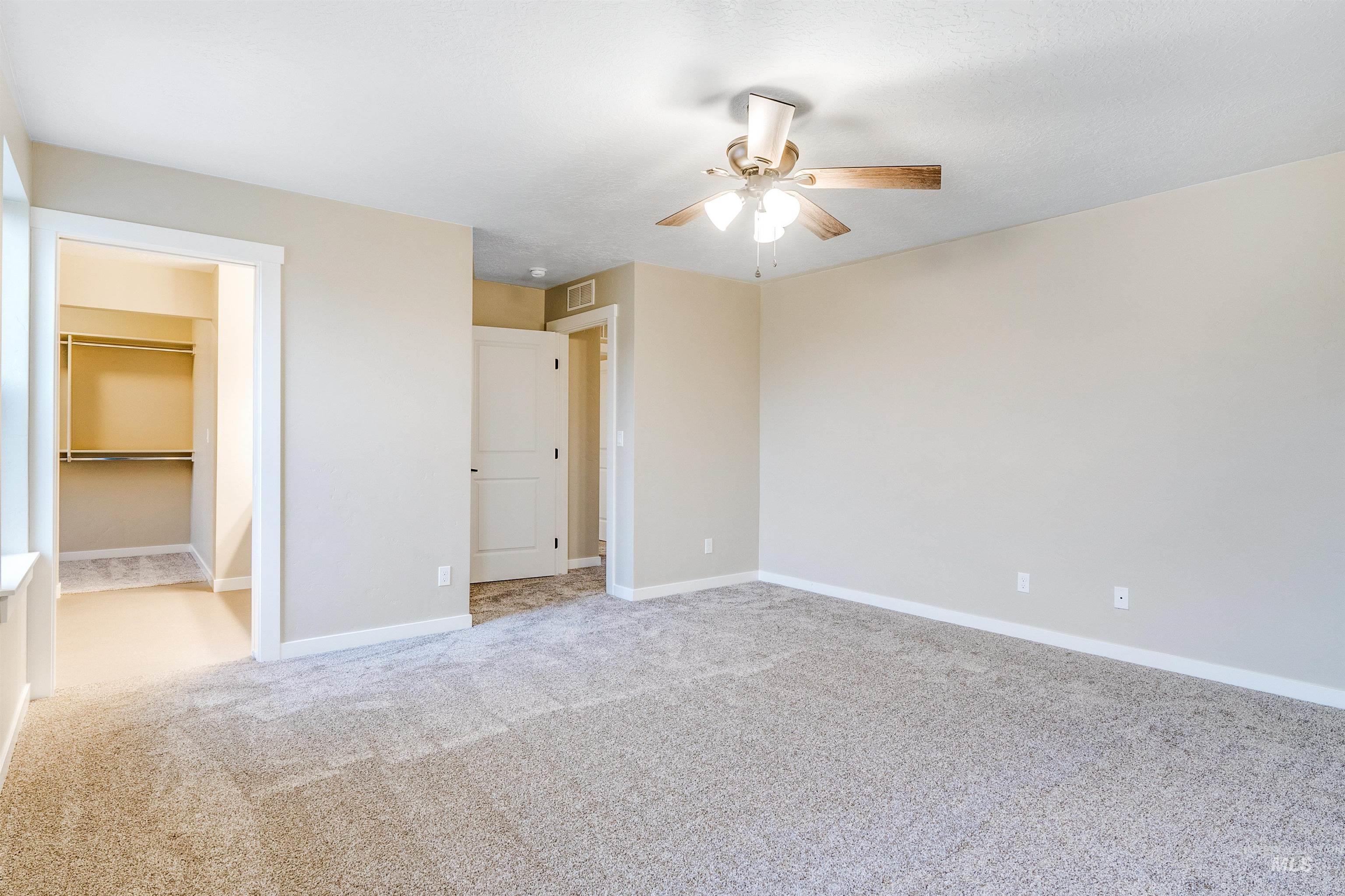 2083 E Sharptail Street Property Photo 28