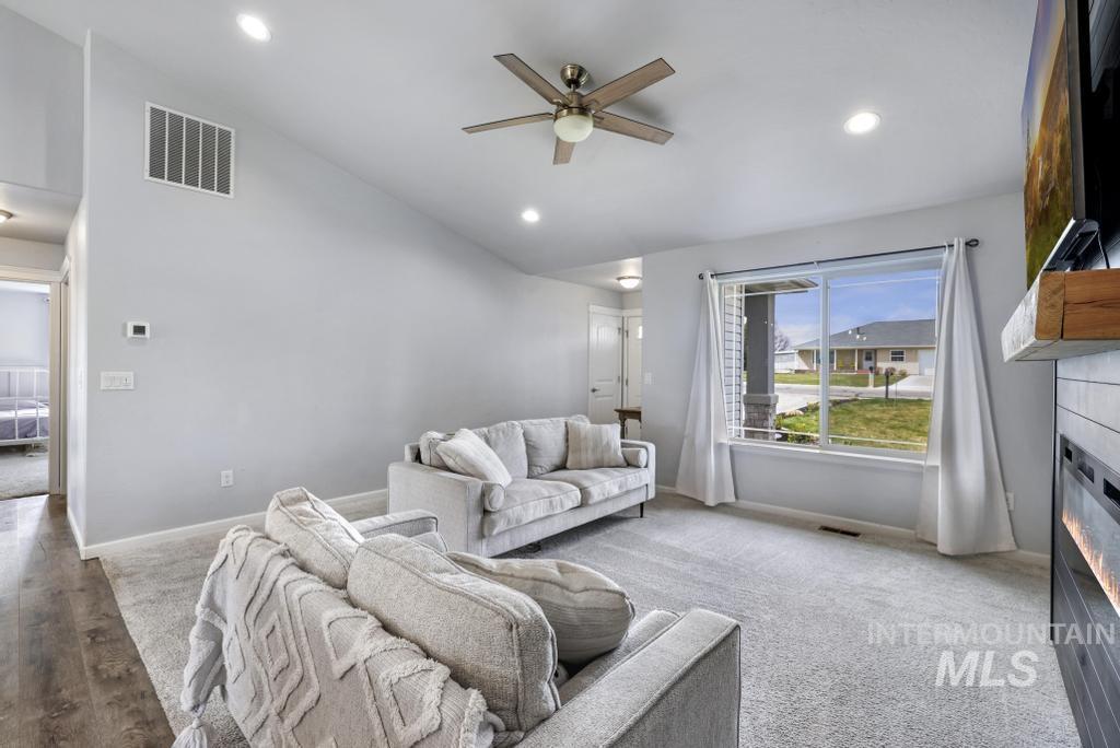3618 Mount Olympus Way Property Photo 6