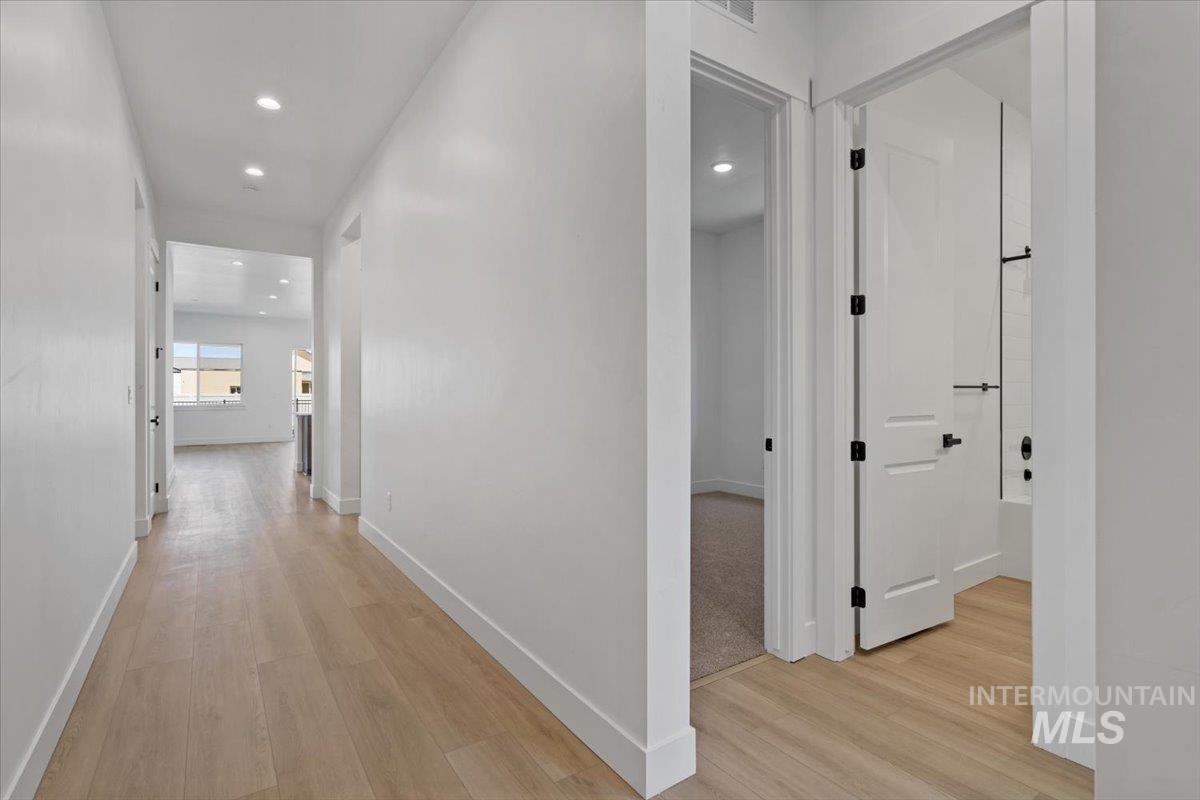 636 E Lockhart St Property Photo 3